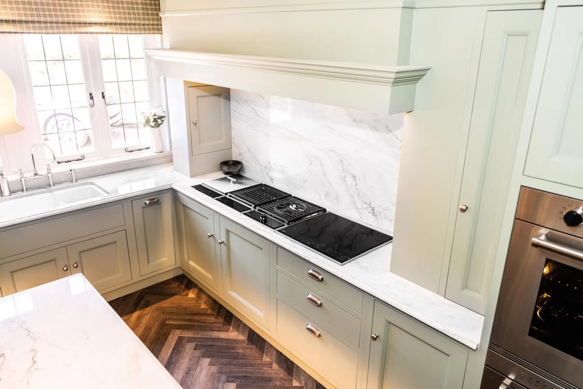 traditional-shaker-kitchen-woldingham-surrey-handmade-kitchen-co-essex (18)