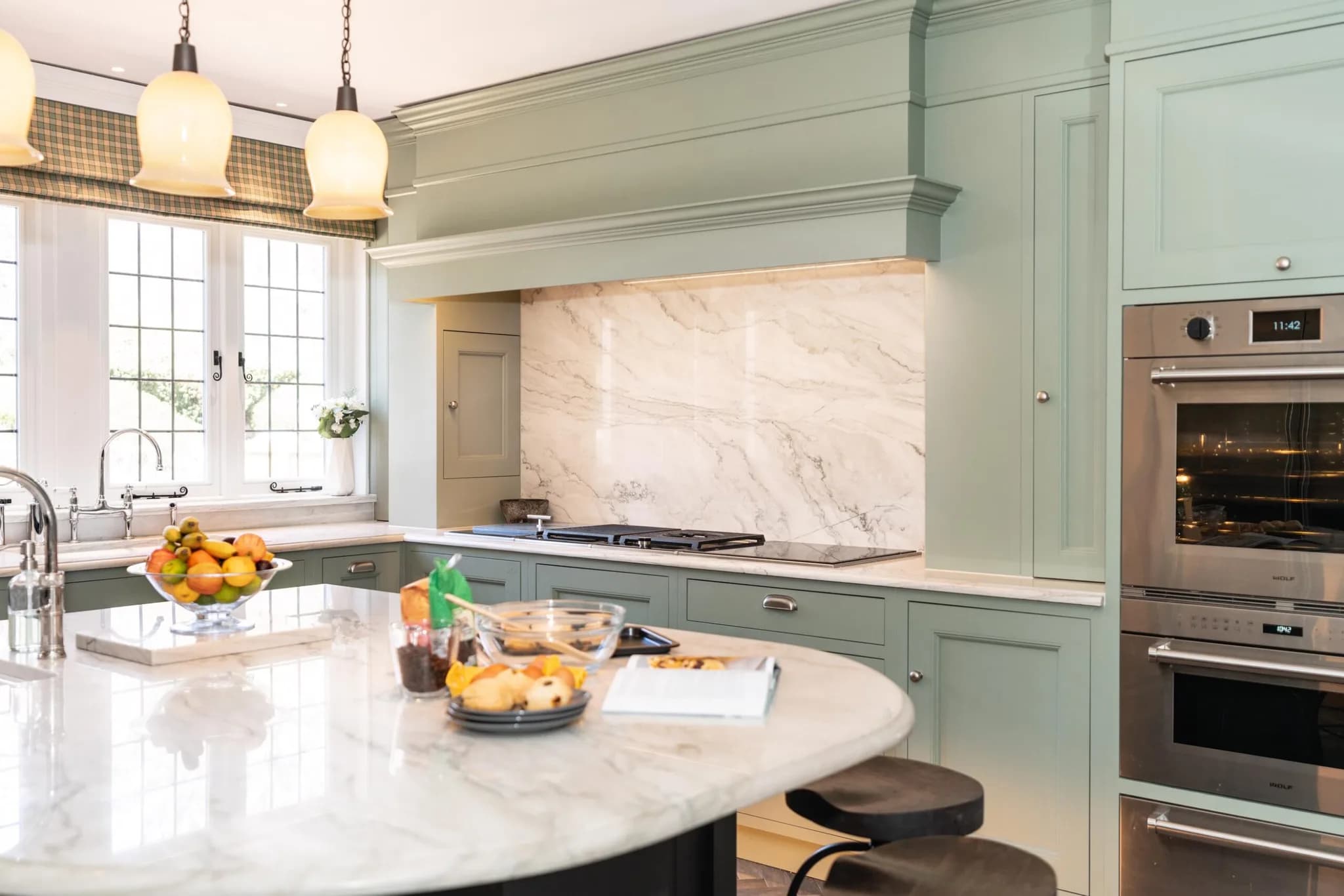 traditional-shaker-kitchen-woldingham-surrey-handmade-kitchen-co-essex (19)