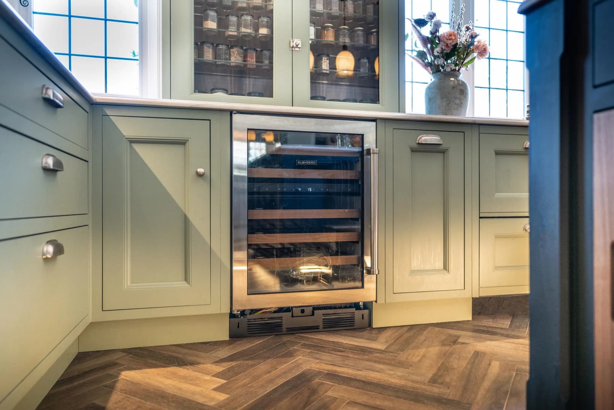 traditional-shaker-kitchen-woldingham-surrey-handmade-kitchen-co-essex (5)