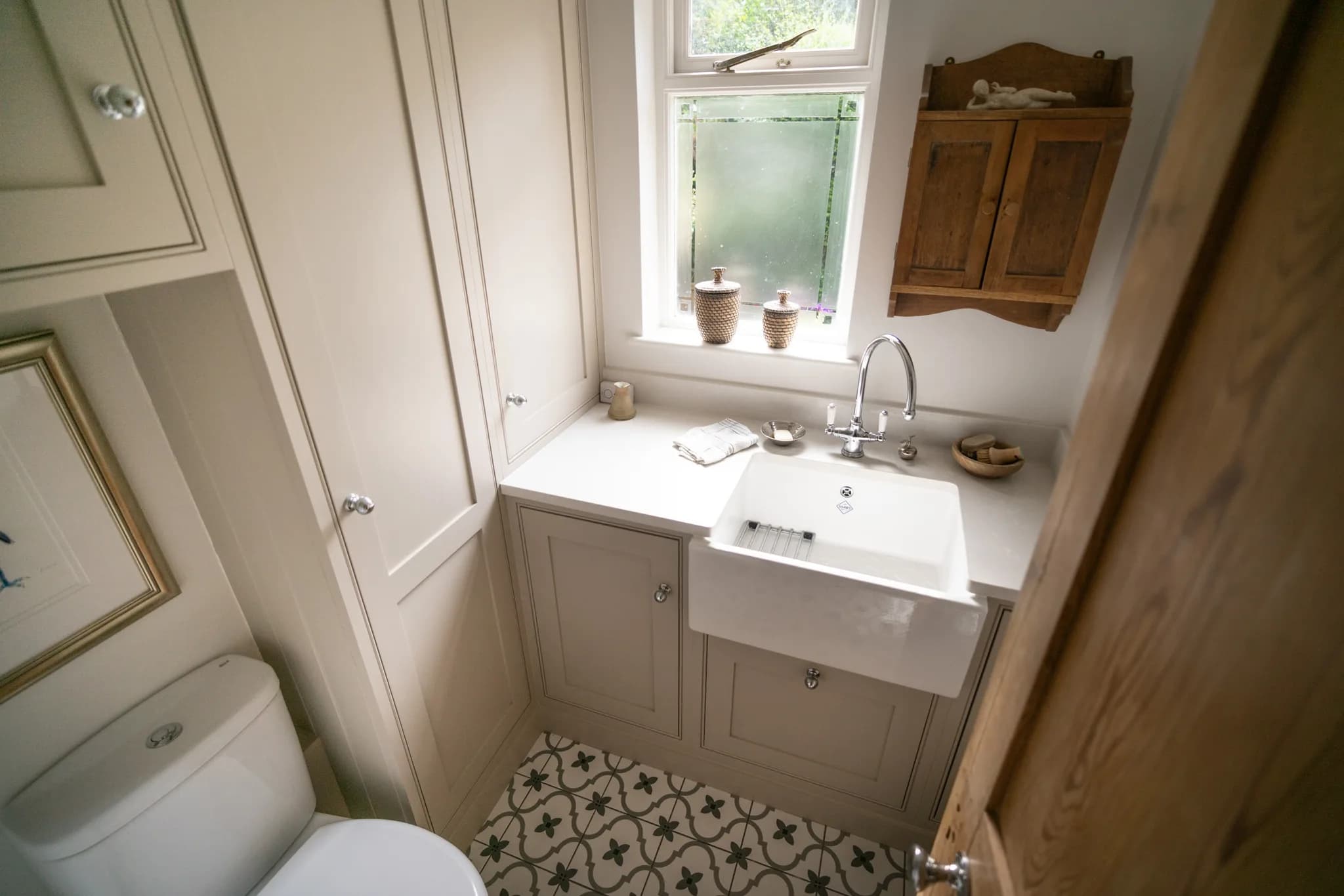 warm-neutral-classic-shaker-bishops-stortford-nicholas-bridger-handmade-kitchen-company-12