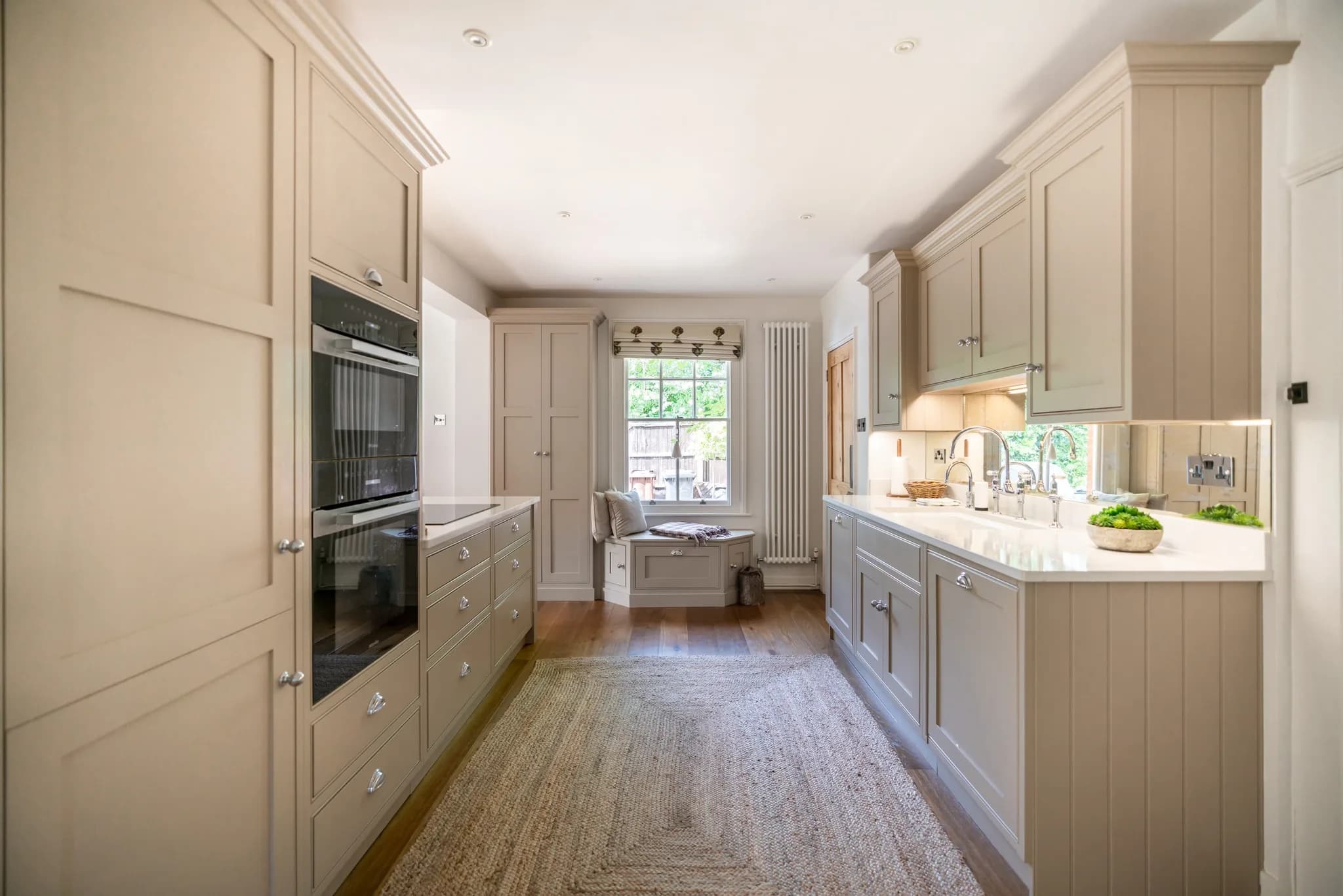 warm-neutral-classic-shaker-bishops-stortford-nicholas-bridger-handmade-kitchen-company-3