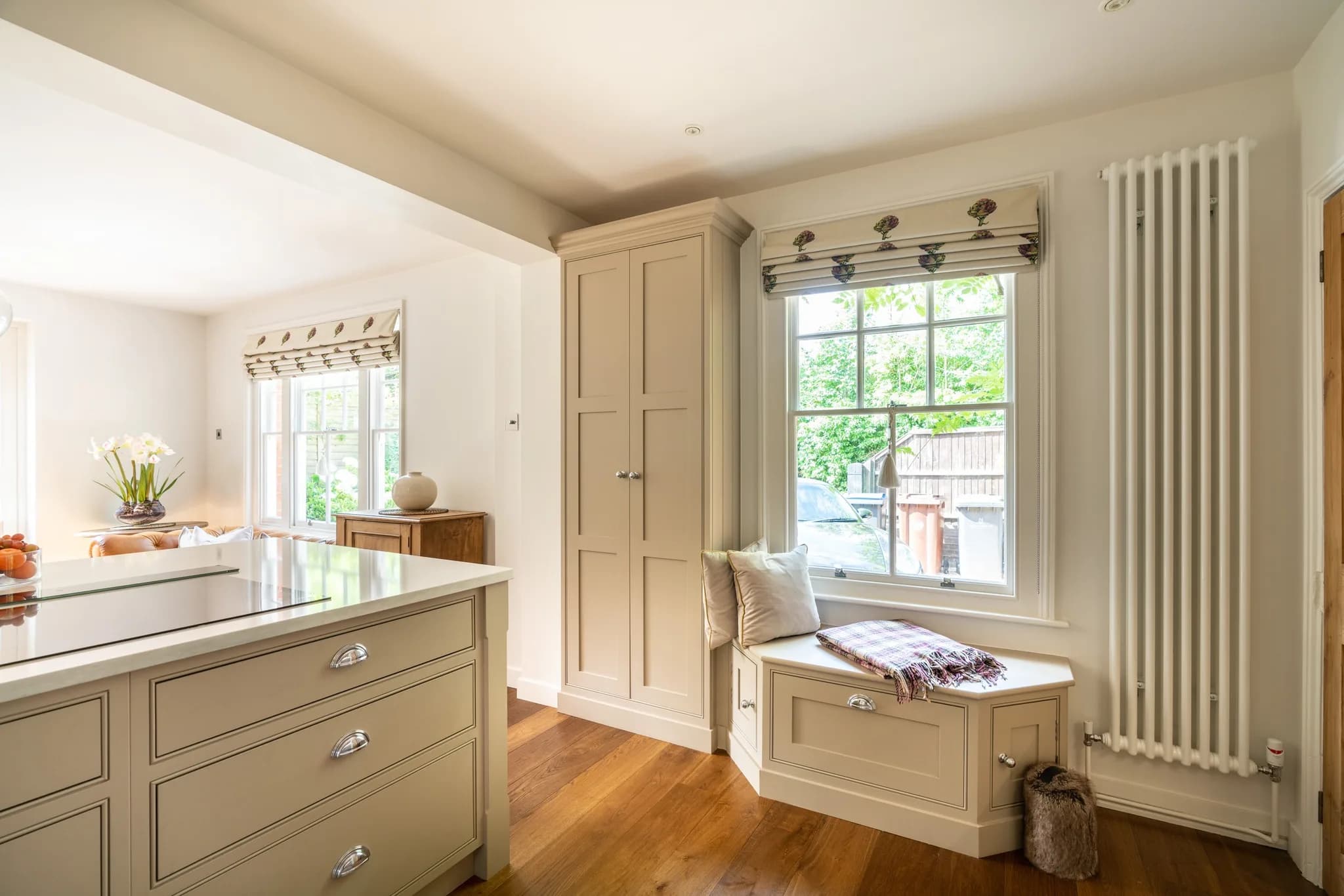 warm-neutral-classic-shaker-bishops-stortford-nicholas-bridger-handmade-kitchen-company-6