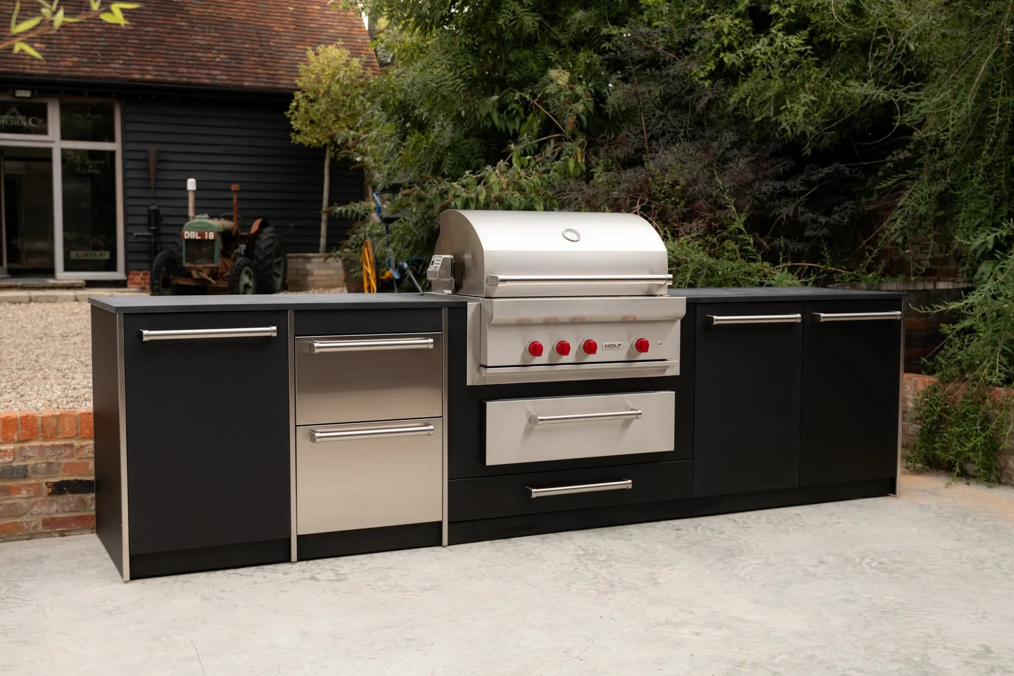 Wolf Outdoor Kitchens: Cabinetry, Appliances and Worktops