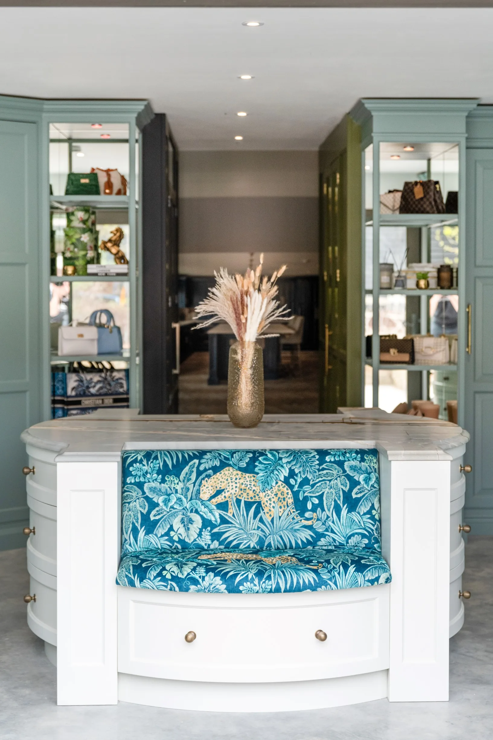 Handmade-Kitchen-Company Dressing-Room-display-020623 (11)