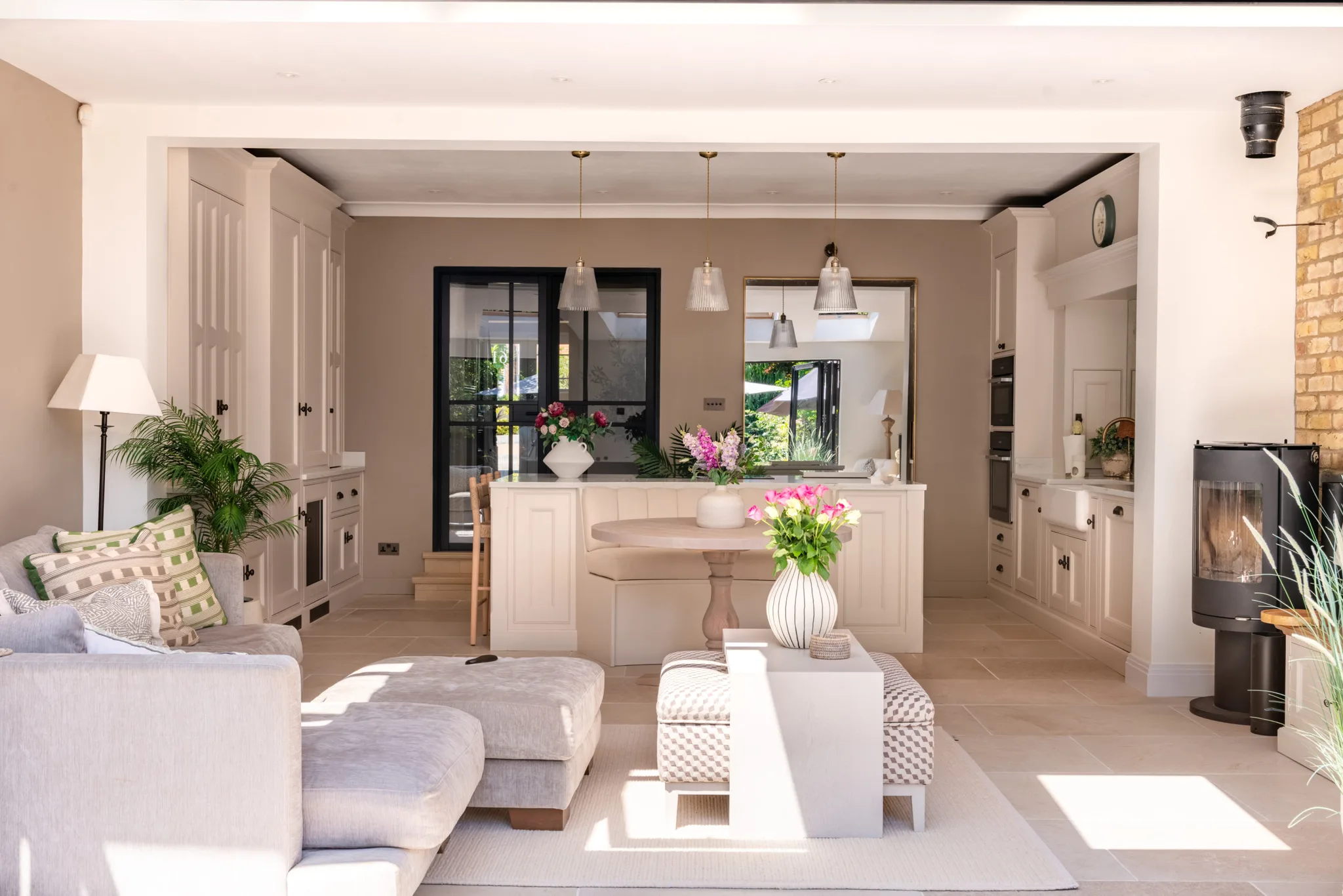 classic-in-frame-beaded-bespoke-shaker-kitchen-loughton-handmade-kitchen-company (29)