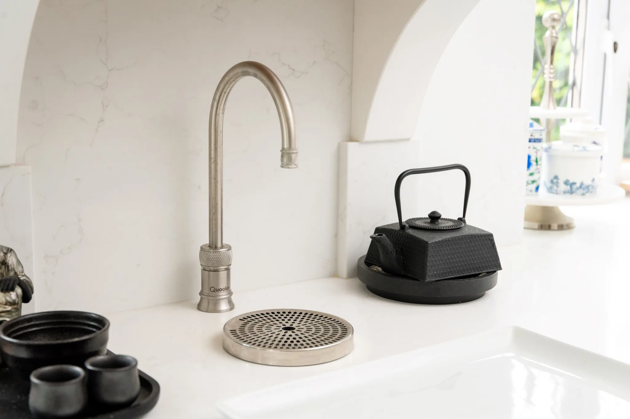 classic-in-frame-cock-bead-handleless-mapesbury-combination-bespoke-shaker-kitchen-hutton-handmade-kitchen-company (17)