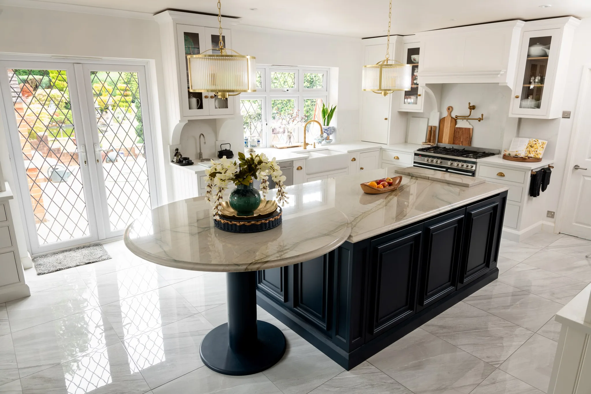 classic-in-frame-cock-bead-handleless-mapesbury-combination-bespoke-shaker-kitchen-hutton-handmade-kitchen-company (5)
