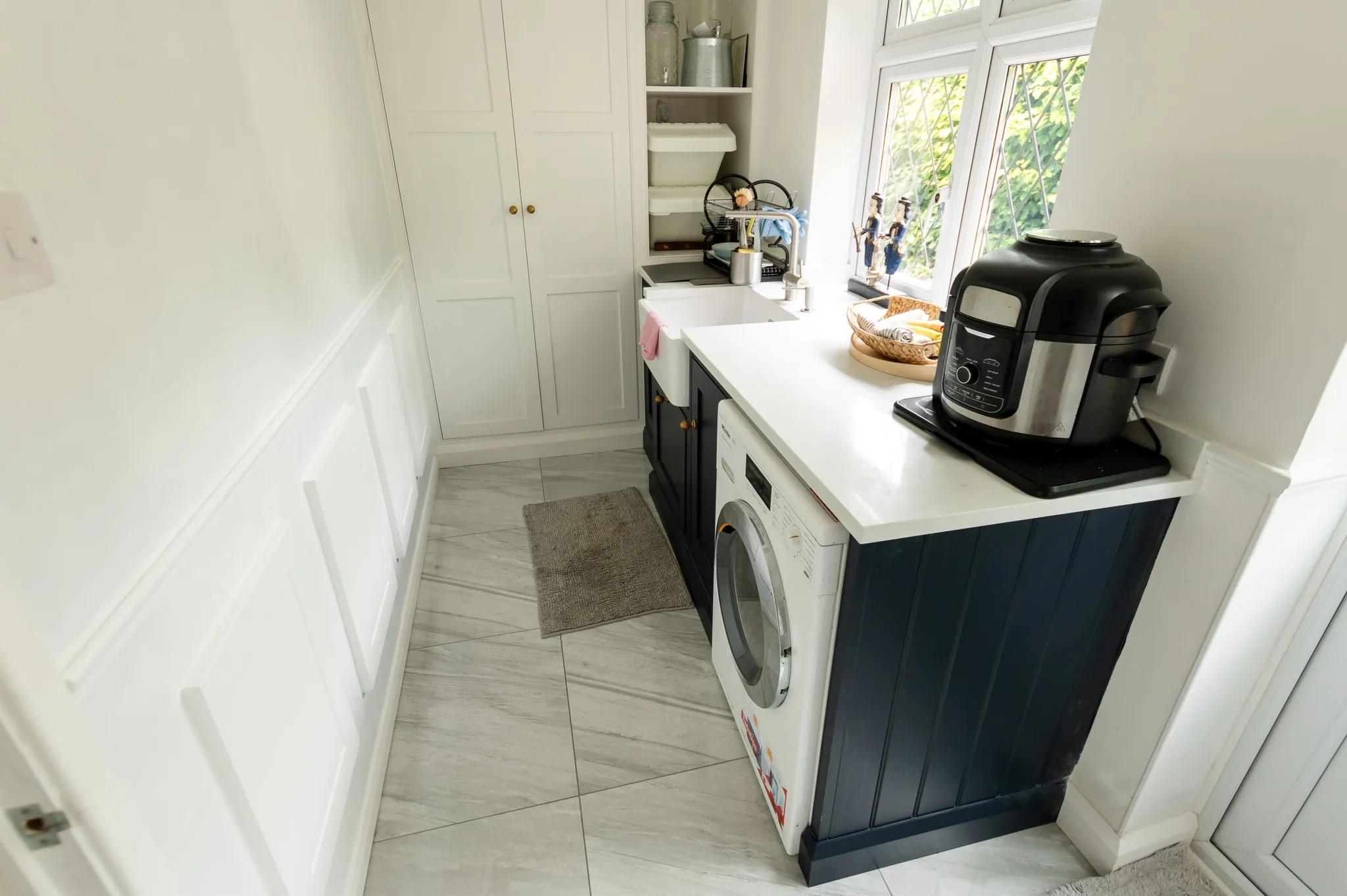 classic-in-frame-cock-bead-handleless-mapesbury-combination-bespoke-shaker-kitchen-hutton-handmade-kitchen-company (53)