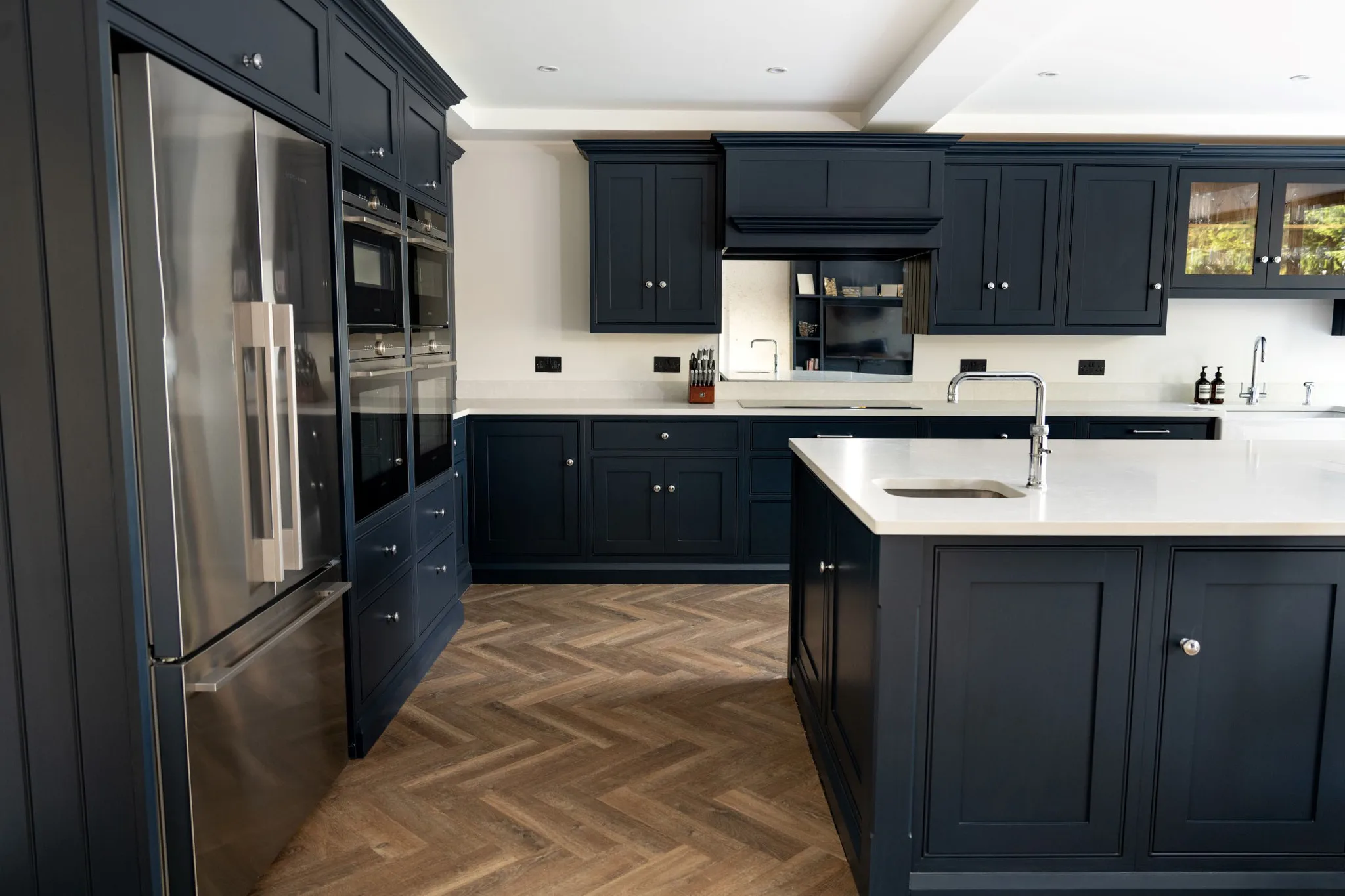 classic-in-frame-cockbead-shaker-elstree-handmade-kitchen-company (5)