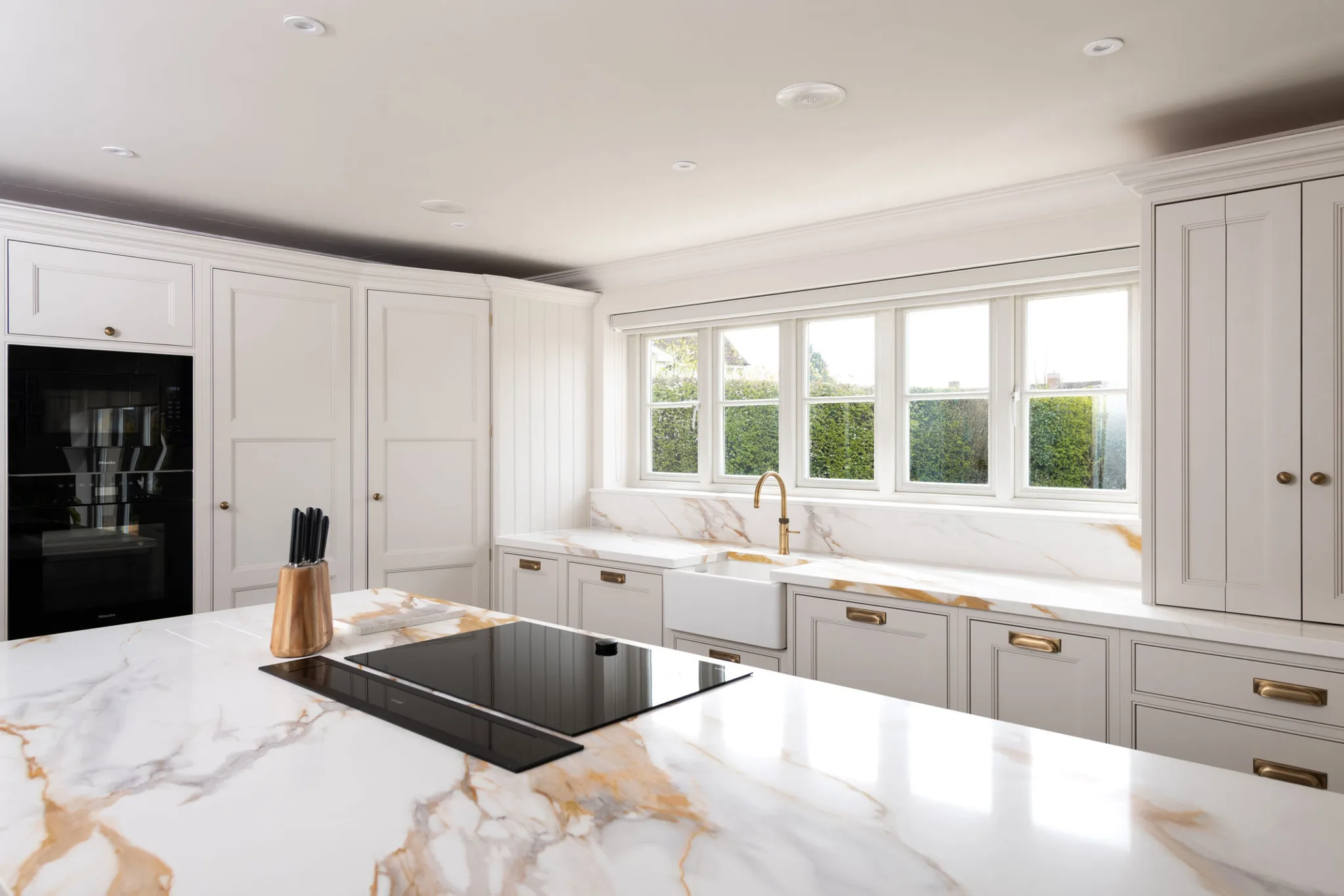 classic-in-frame-double-bead-flat-front-shaker-kitchen-felsted-handmade-kitchen-company-essex (3)