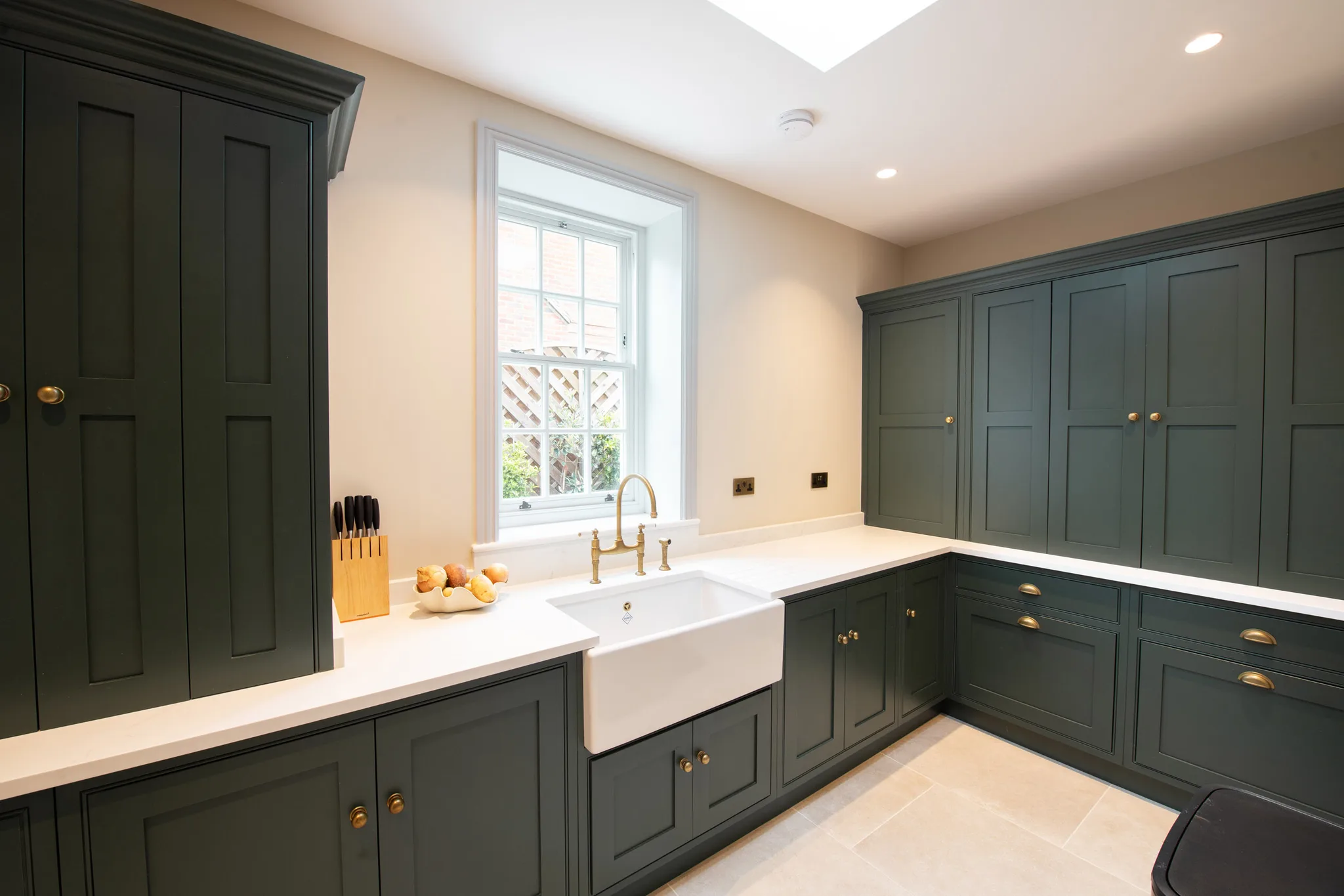 classic-in-frame-shaker-pantry-cuffley-handmade-kitchen-company (32)