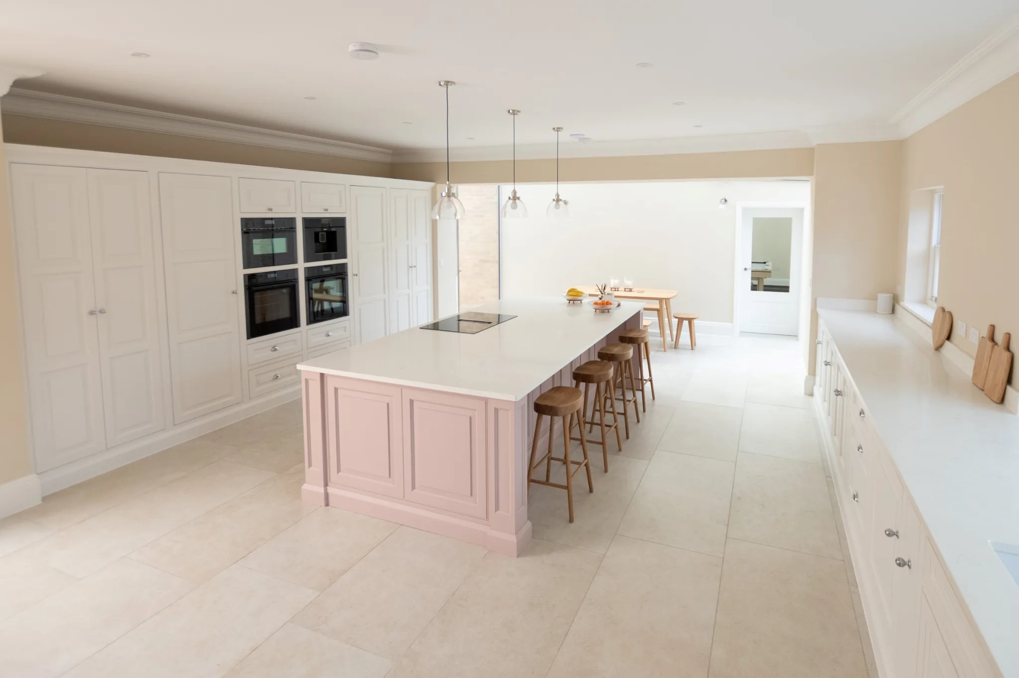 classic-raised-shaker-style-sandy-handmade-kitchen-company (1)