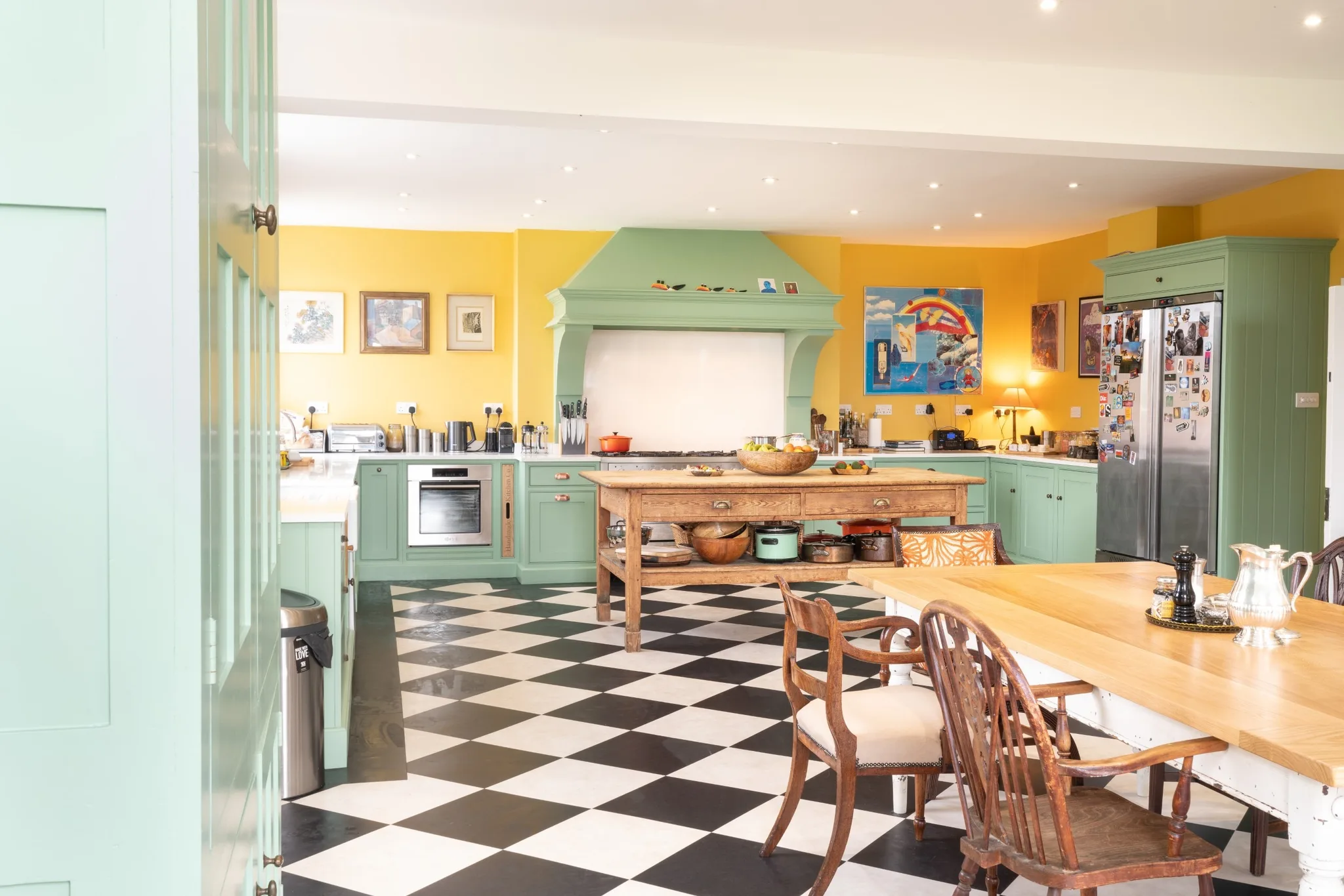 classic-shaker-kitchen-brentwood-green-yellow (4)