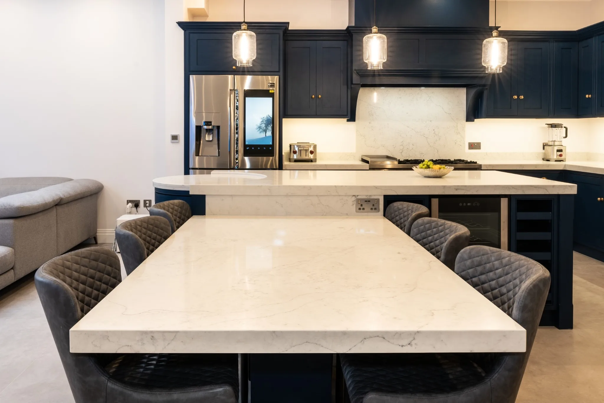 classic-shaker-kitchen-clayhall-london-royal-navy-blue-handmade-kitchens-essex (4)