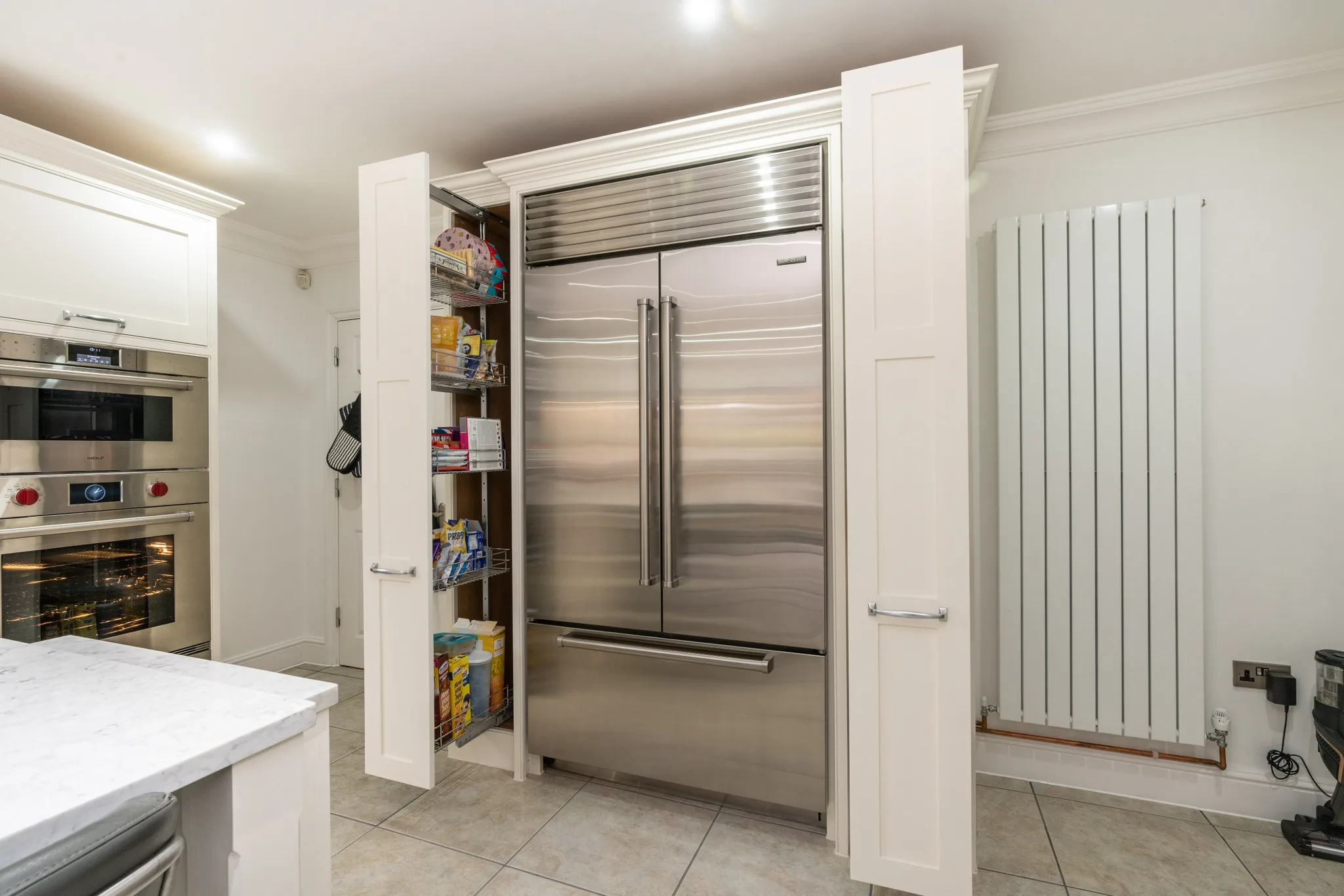 classic-shaker-kitchen-sub-zero-wolf-cuffley-herts-handmade-kitchen-company (20)
