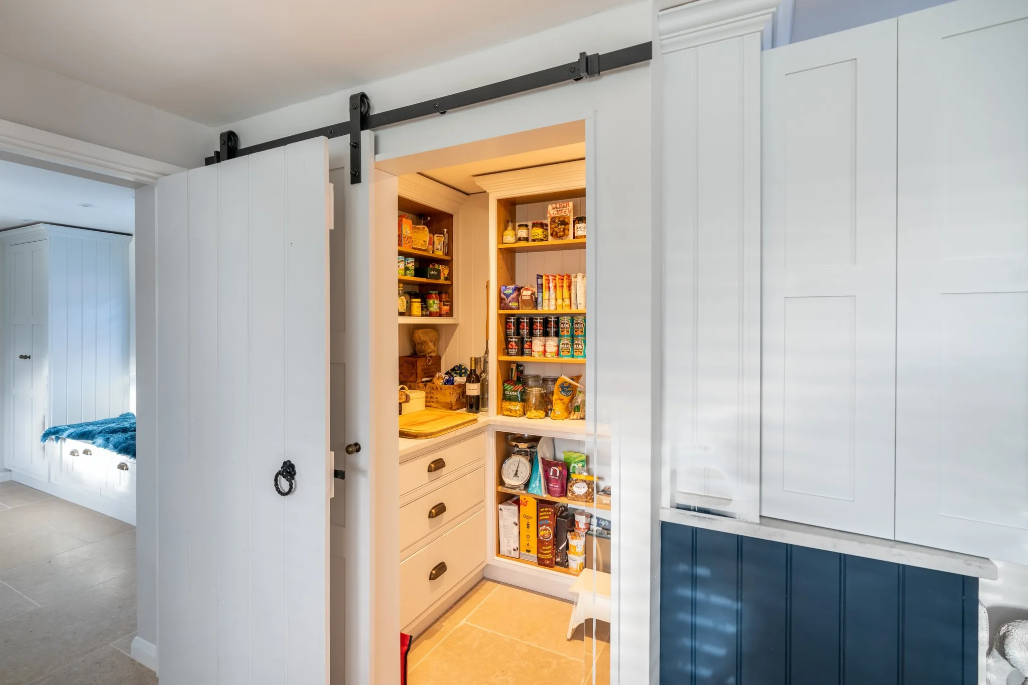 classic-shaker-matching-green-essex-handmade-kitchen-company (10)
