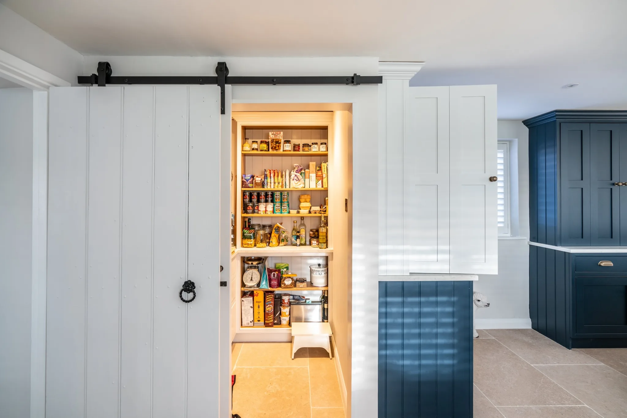classic-shaker-matching-green-essex-handmade-kitchen-company (9)