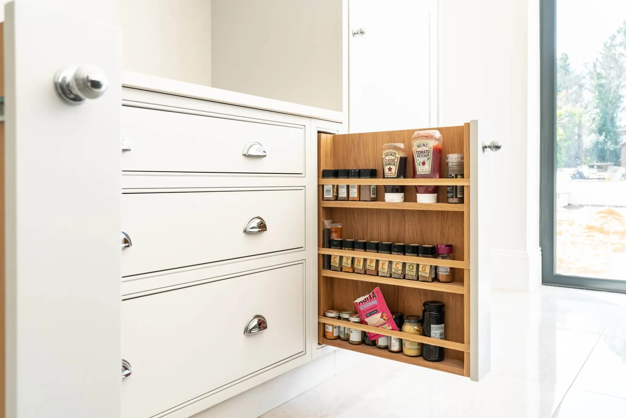 classic-shaker-style-kitchen-46-hadley-wood-06
