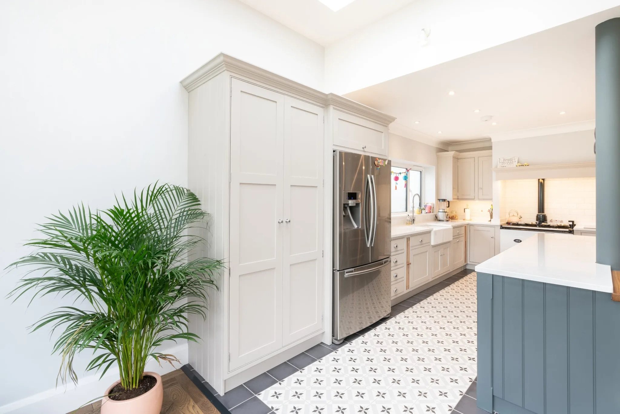 classic-shaker-style-kitchen-52-upminster-essex-handmade-kitchen-co (10) (Custom)