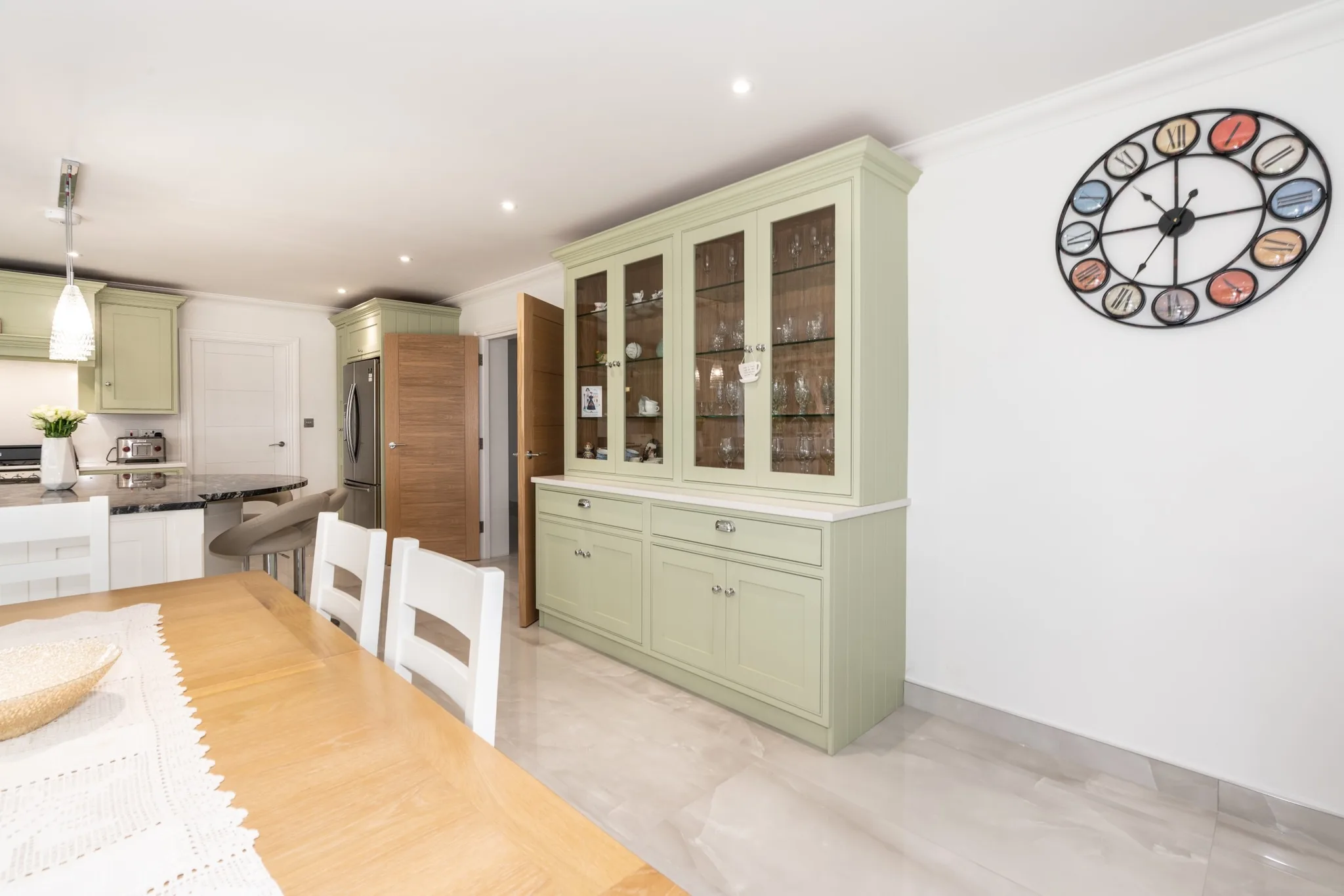 classic-shaker-style-kitchen-cooking-apple-green-broxbourne-herts-handmade-kitchen-company (10)