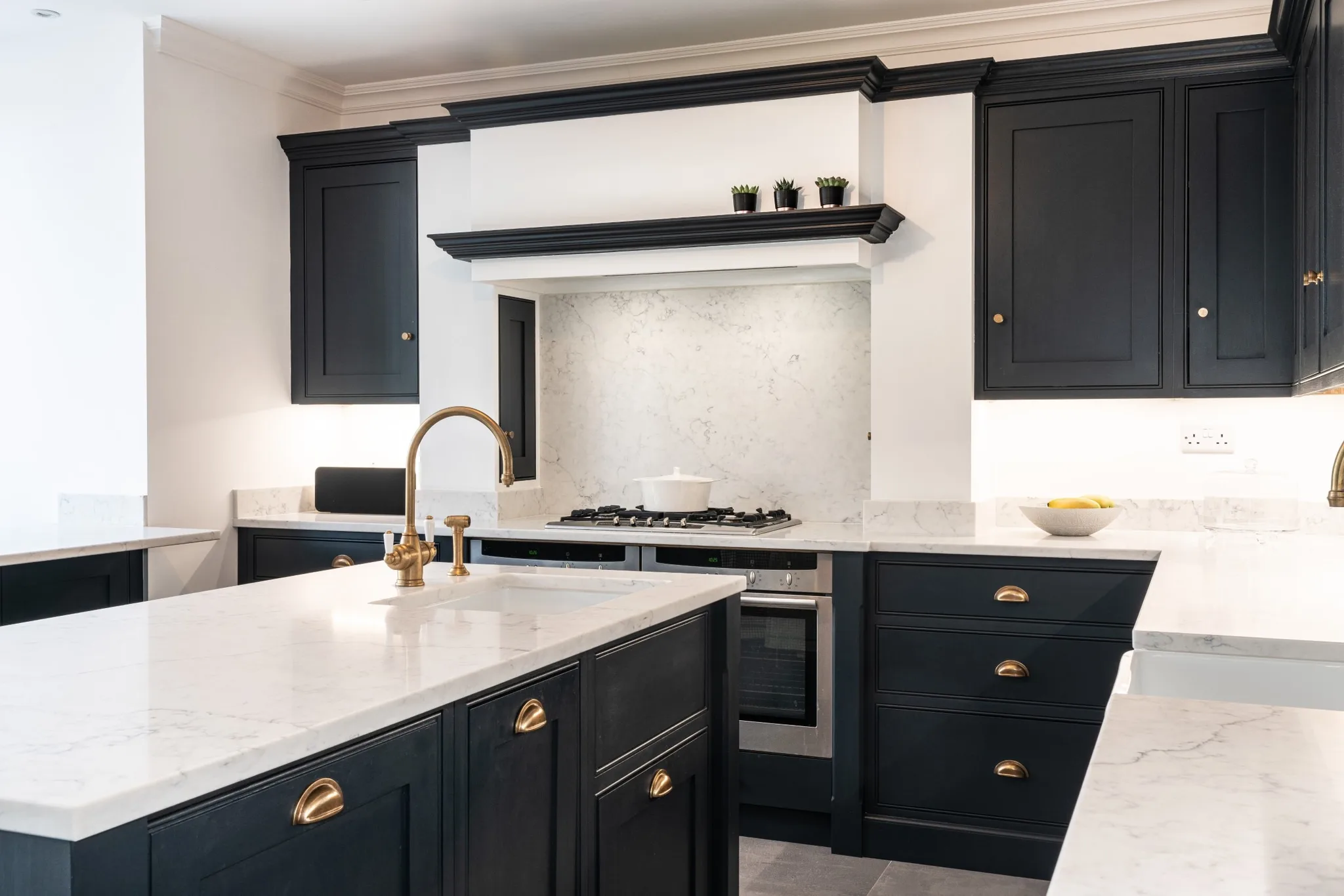 classic-shaker-style-railings-golders-green-barnet-handmade-kitchens-essex (3)