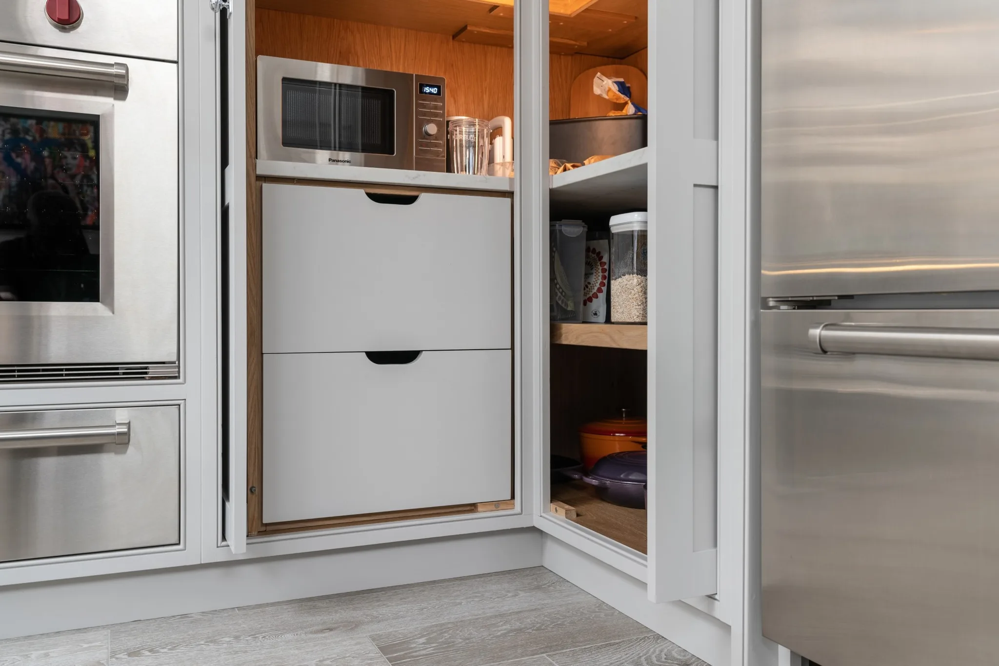 corner-larder-pocket-doors-hadley-wood-handmade-kitchen-company (2)
