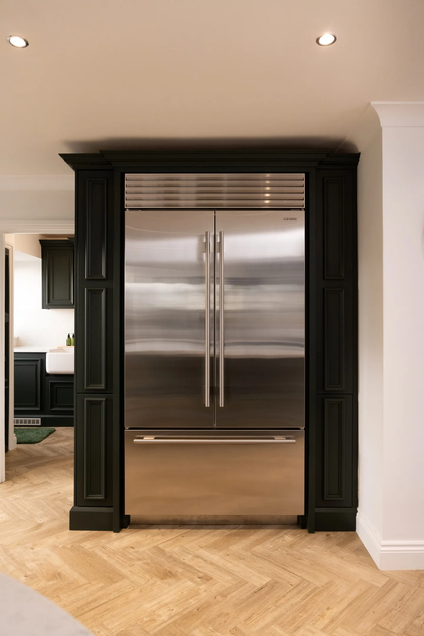 handleless-traditional-mapesbury-shaker-essex-handmade-kitchen-company (7)
