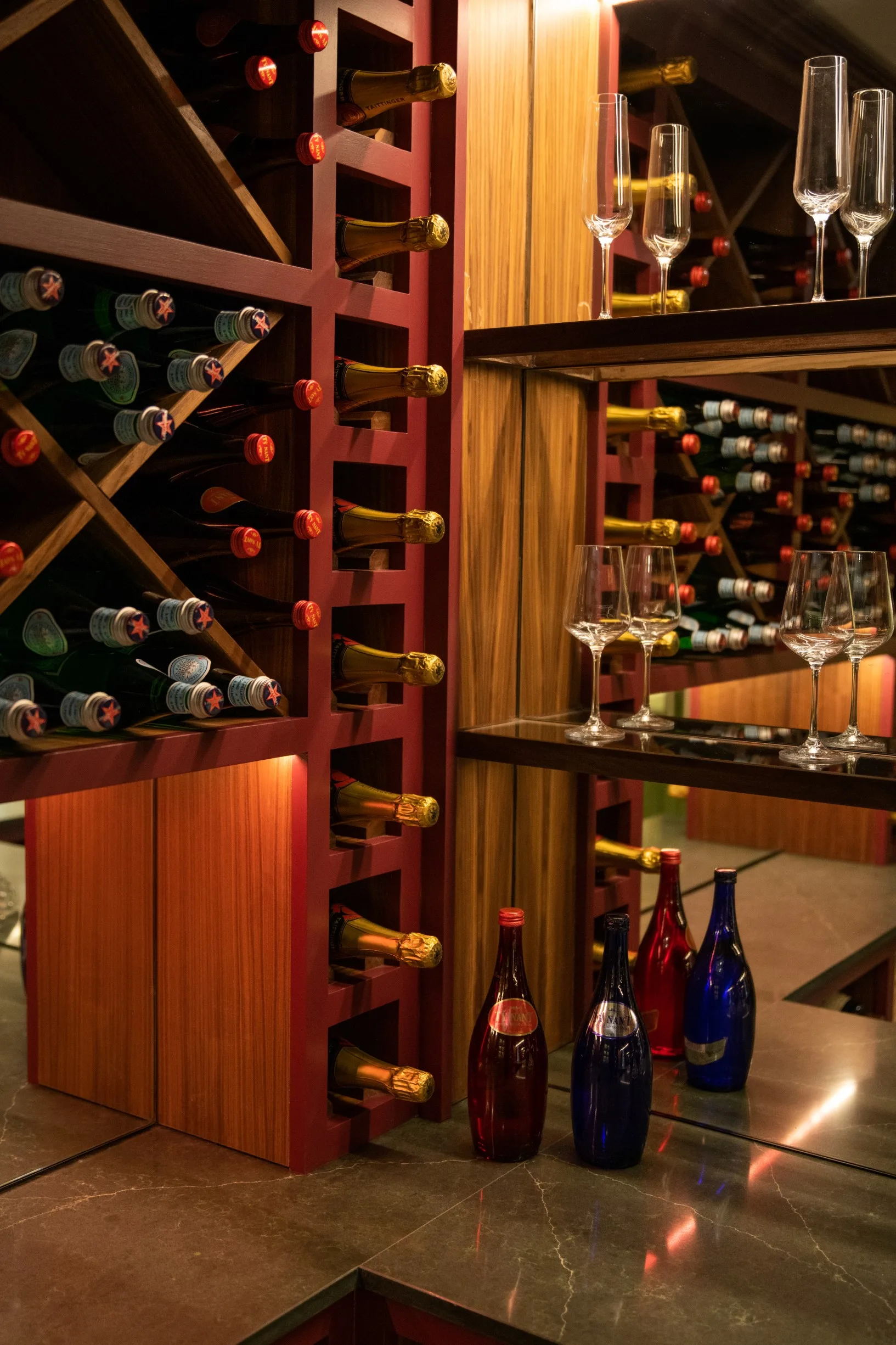 handmade-kitchen-company-walk-in-wine-room-display (20)