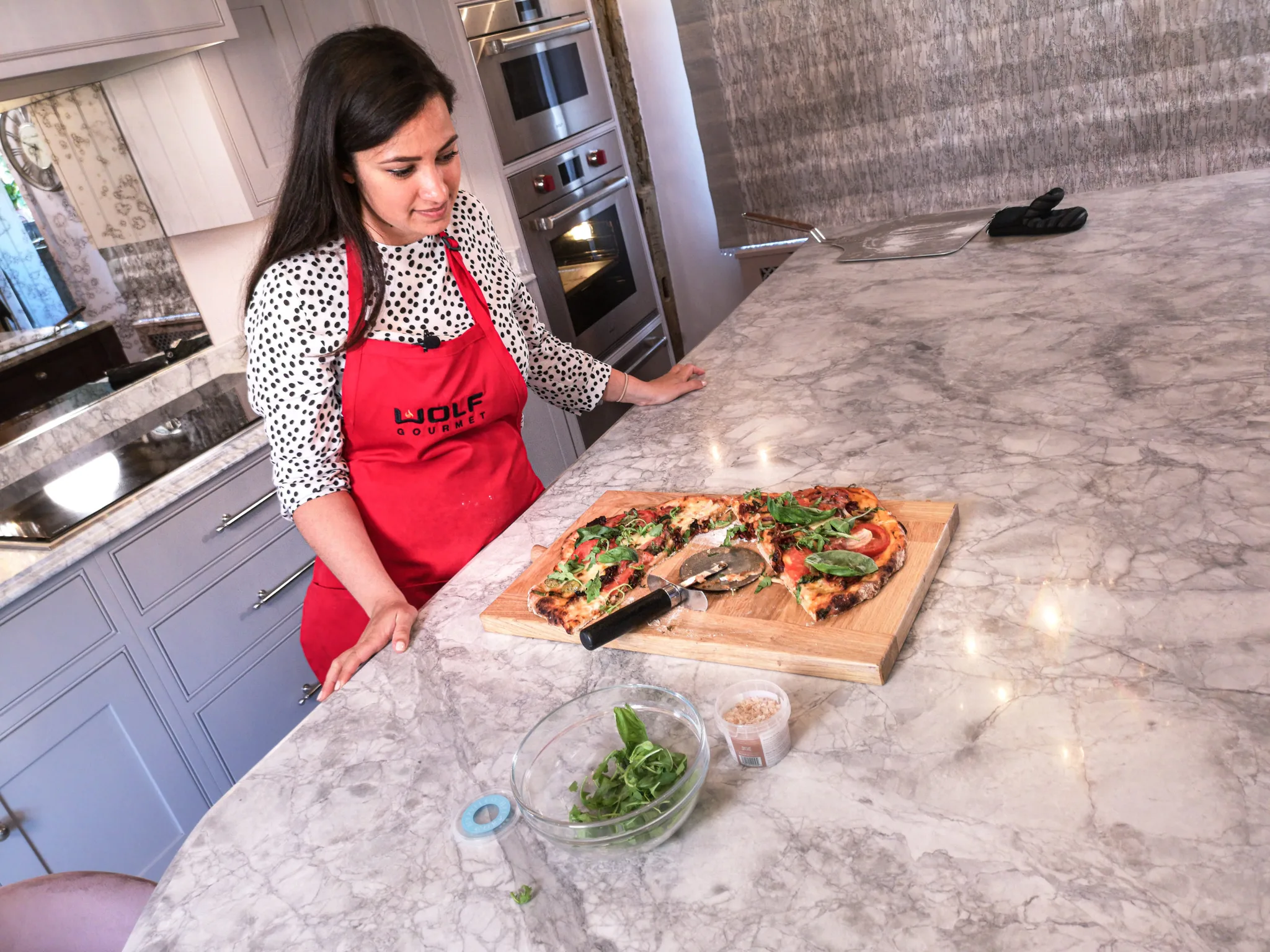 homemade-pizza-cookery-demonstration-lucy-jo-wolf-cooking-appliances-handmade-kitchen-company
