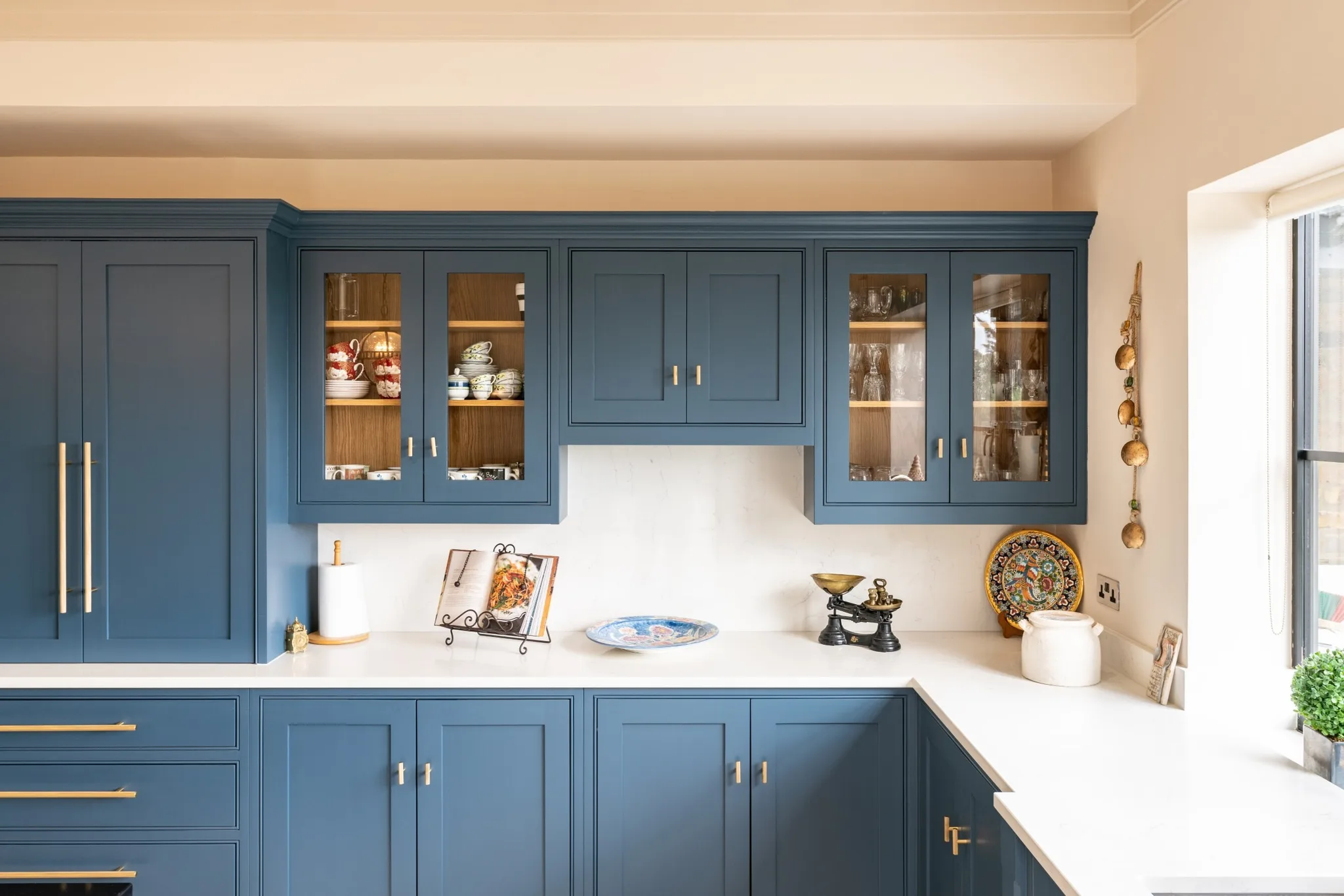large-classic-shaker-kitchen-potters-bar-nicholas-bridger (6)