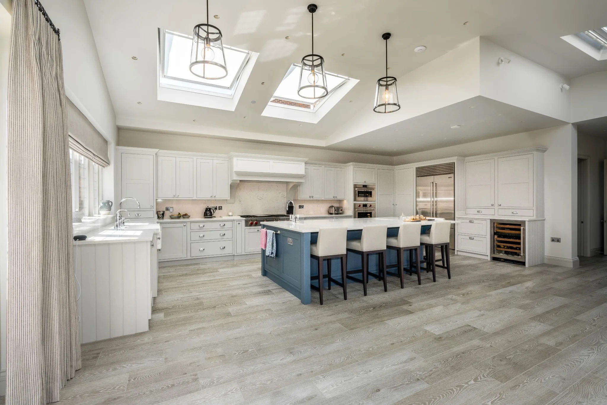 large-classic-shaker-style-hadley-wood-nb-handmade-kitchen-company (1)