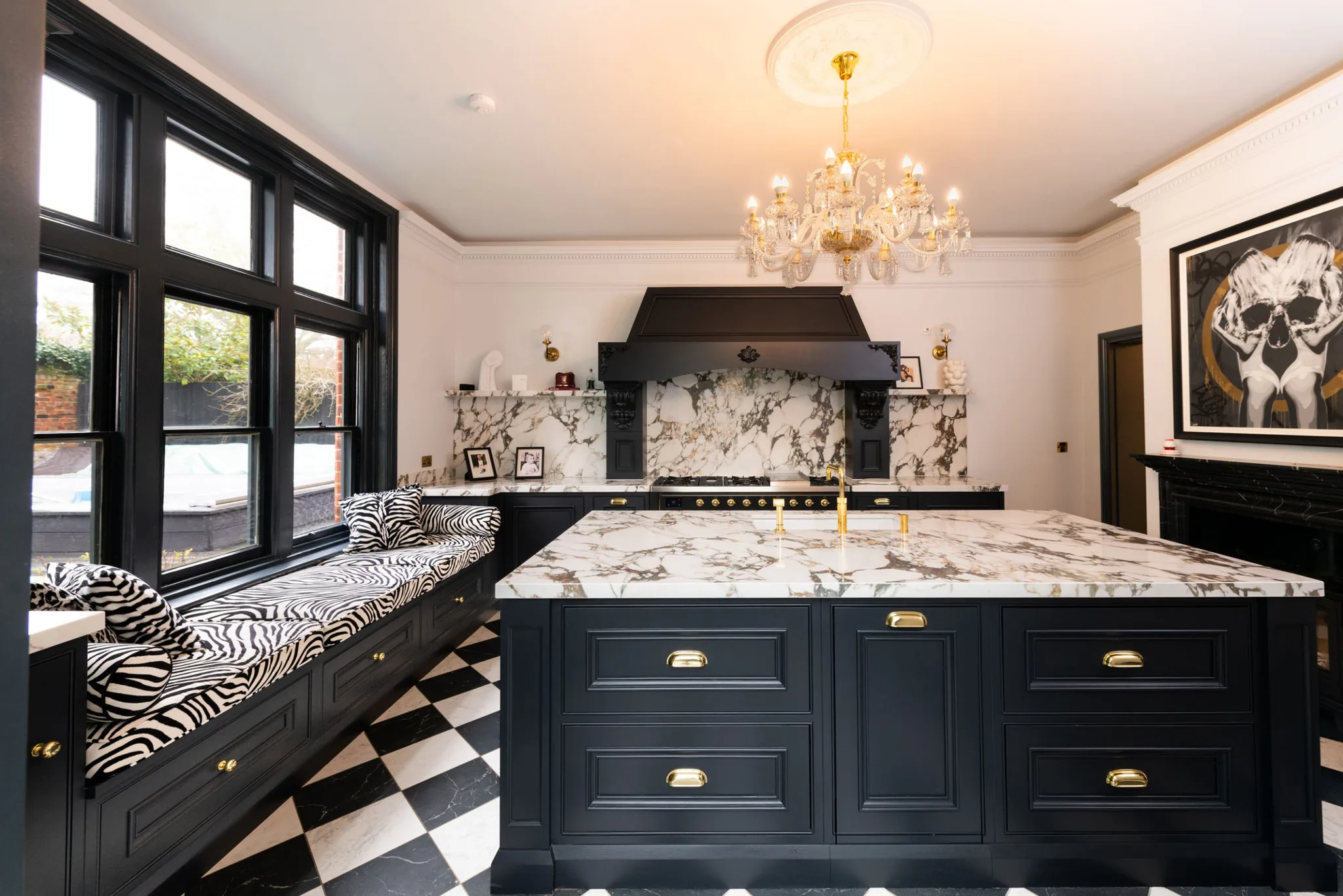 luxury-moulded-in-frame-beaded-panel-shaker-kitchen-sawbridgeworth-handmade-kitchen-company (38)