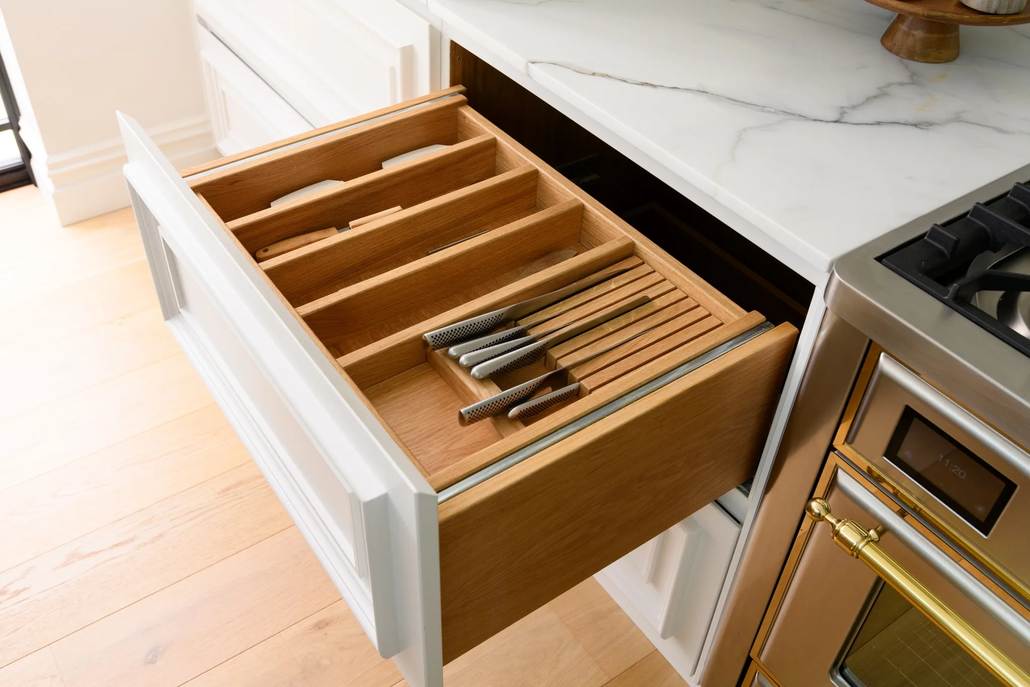 mapesbury traditional handleless kitchen epping essex handmade kitchen company (34)-2