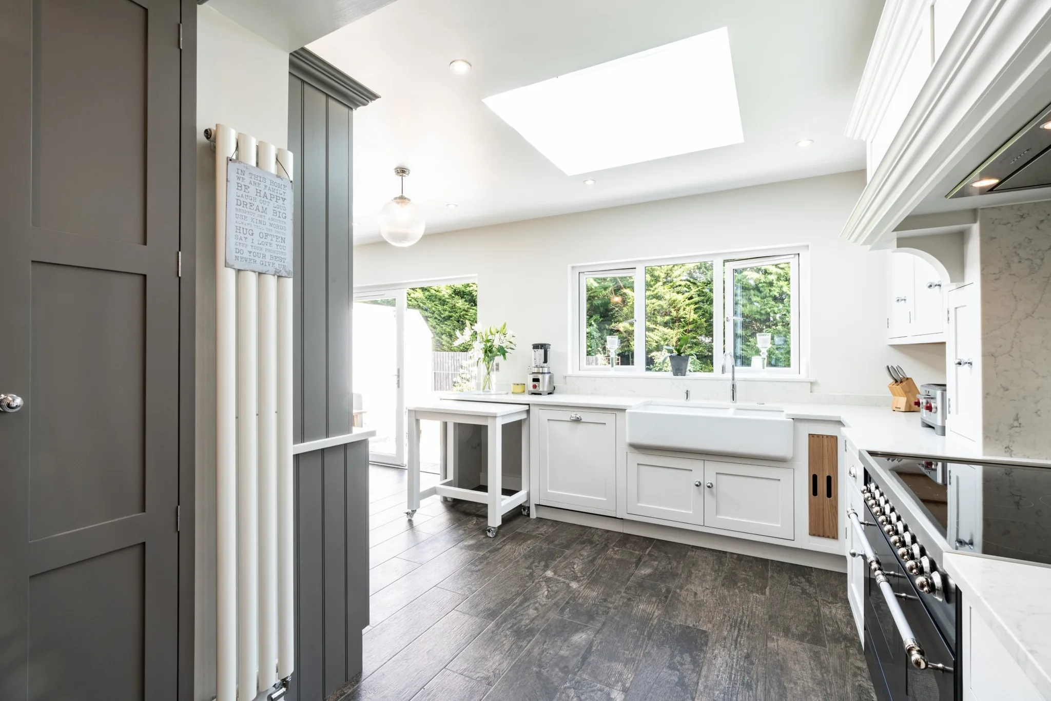modern-shaker-kitchen-chigwell-nb-handmade-kitchen-company