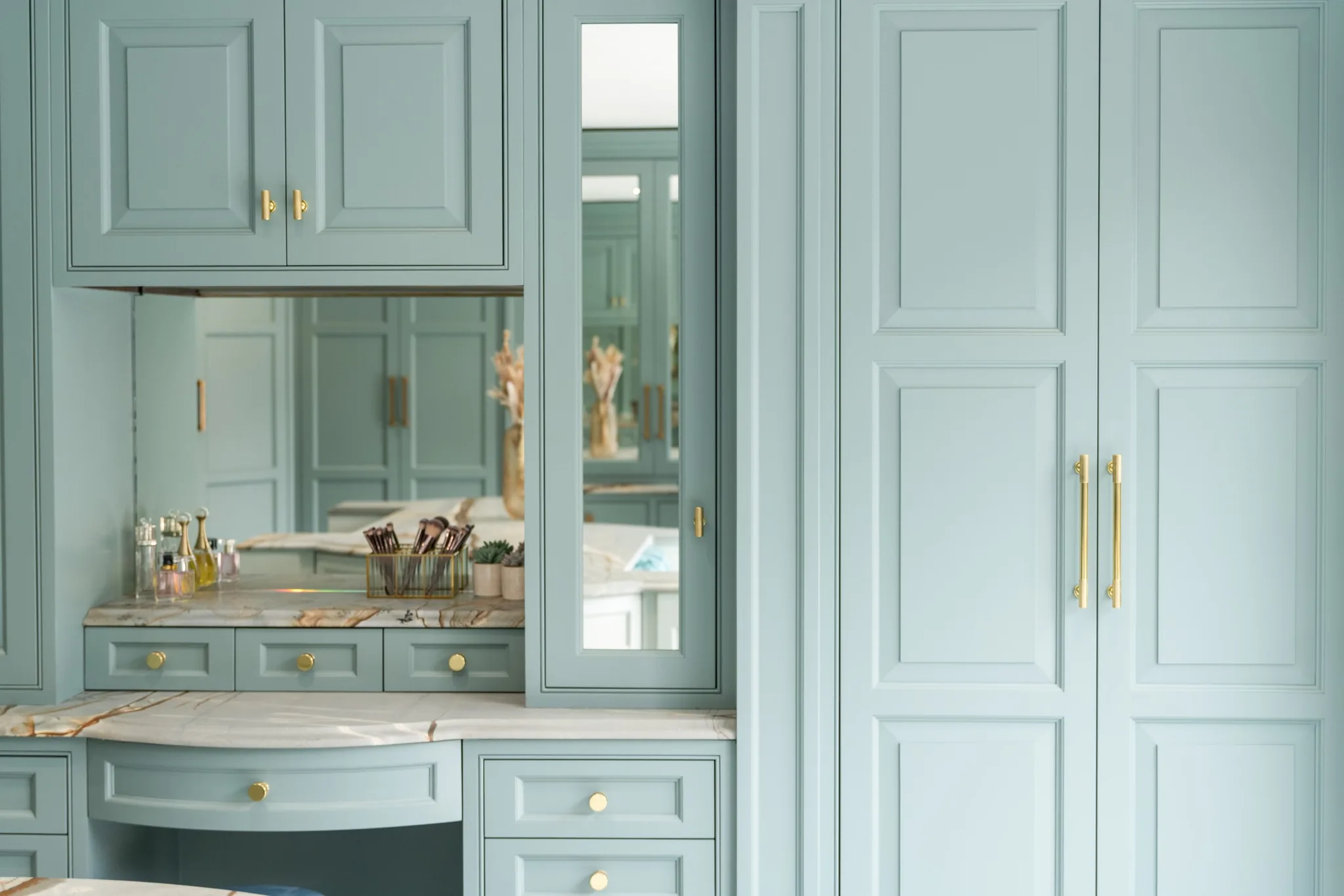 new-showroom-luxury-bespoke-dressing-room-handmade-kitchen-company (19)