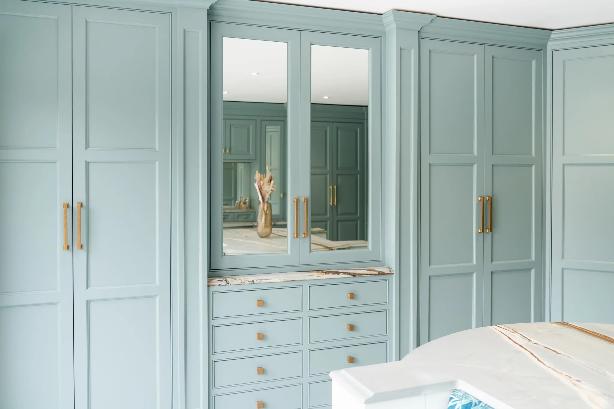new-showroom-luxury-bespoke-dressing-room-handmade-kitchen-company (22)