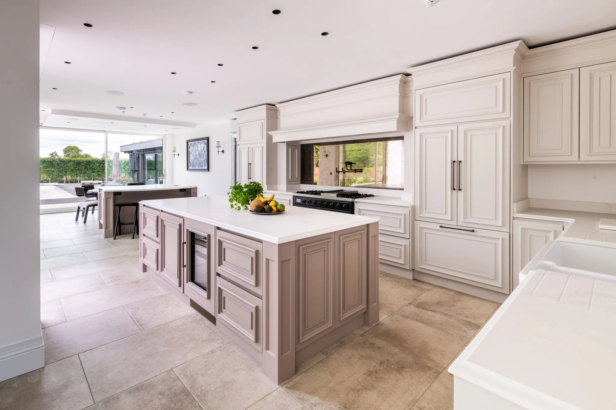 traditional-mapesbury-handleless-kitchen-great-eversden-handmade-kitchen-company (1)