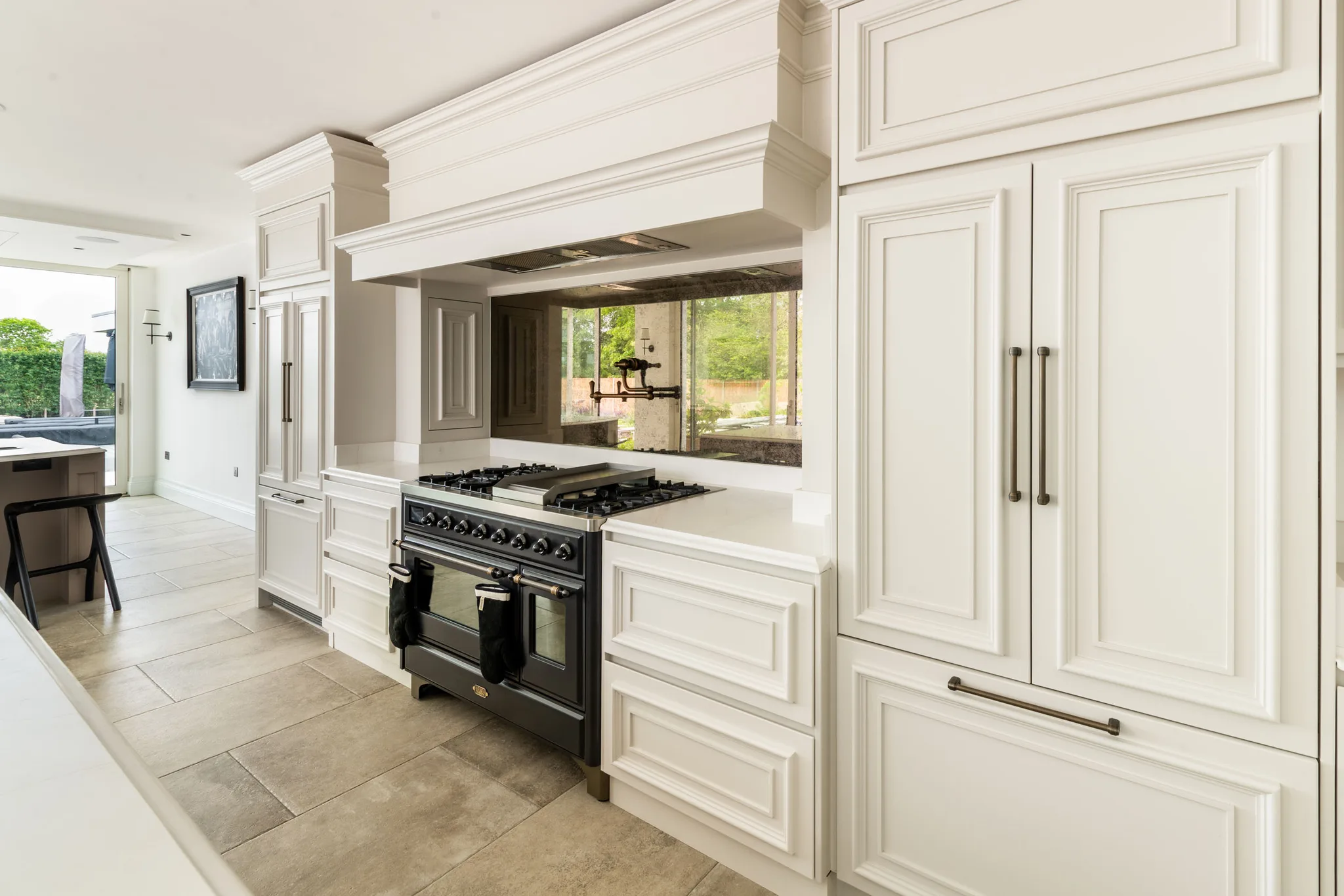traditional-mapesbury-handleless-kitchen-great-eversden-handmade-kitchen-company (2)