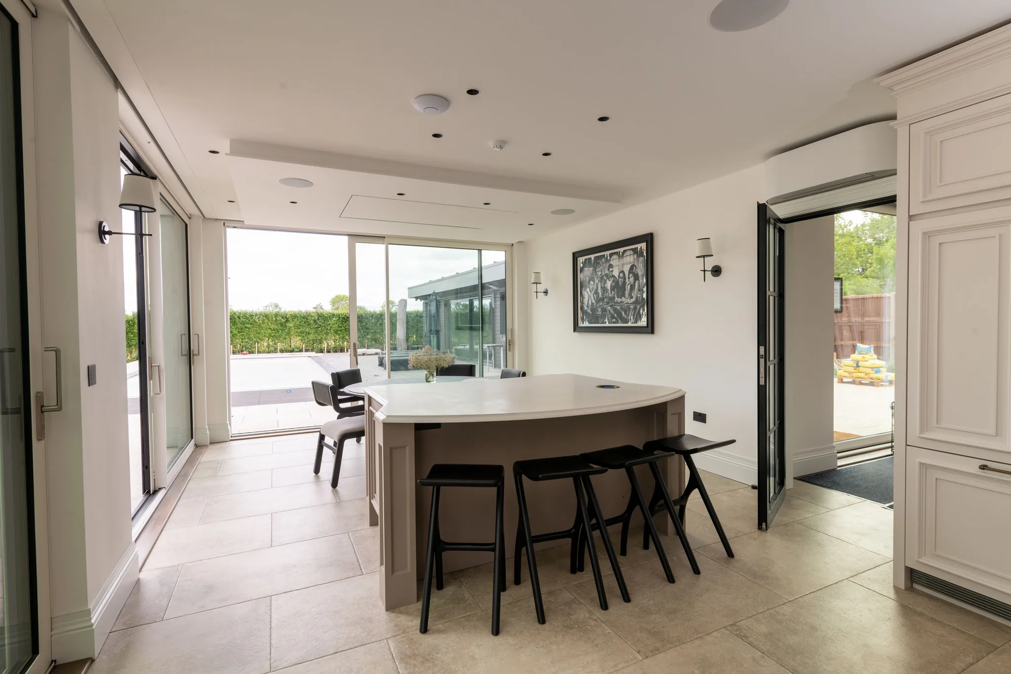 traditional-mapesbury-handleless-kitchen-great-eversden-handmade-kitchen-company (31)