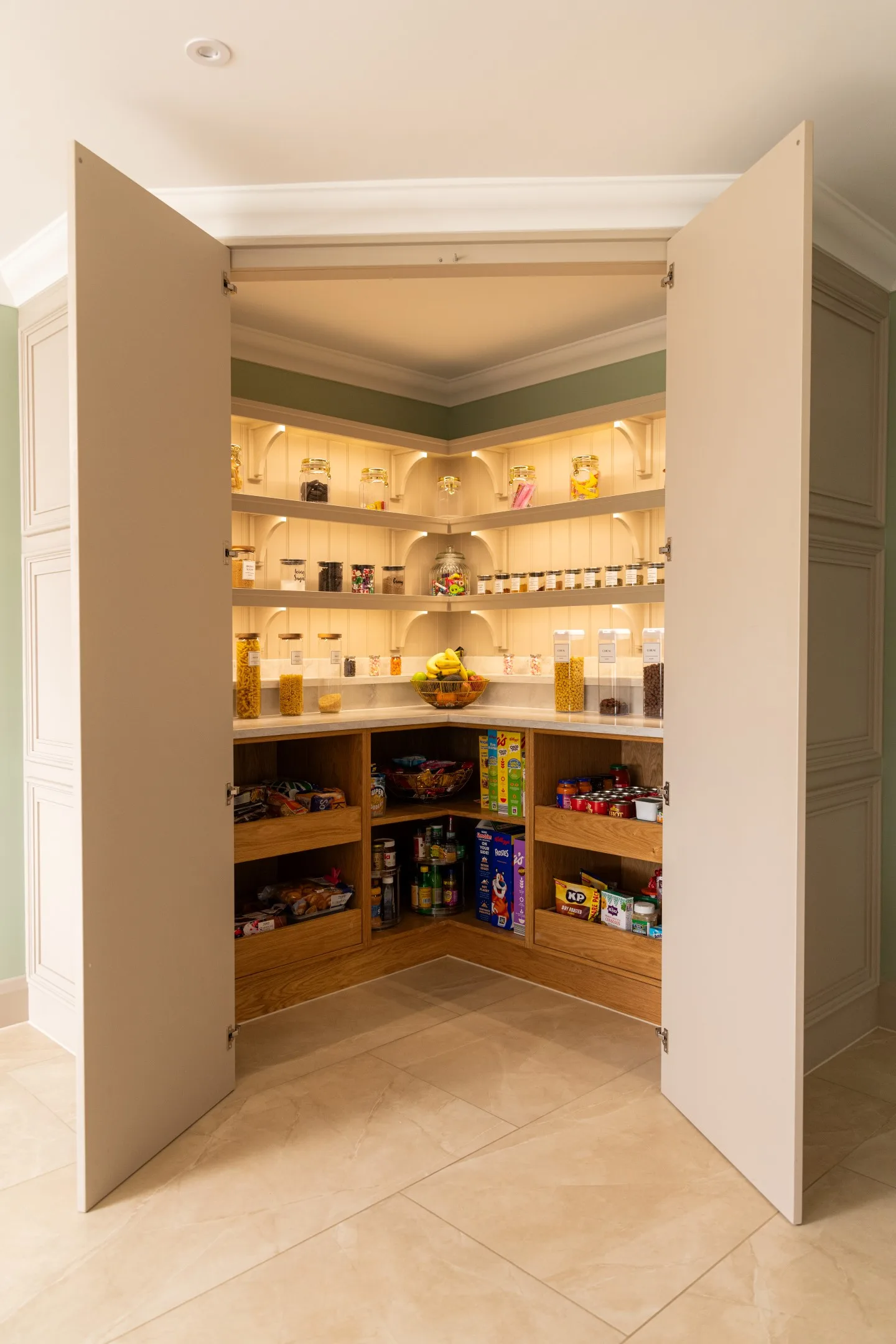 traditional-mapesbury-pantry-essex-handmade-kitchen-company (1)