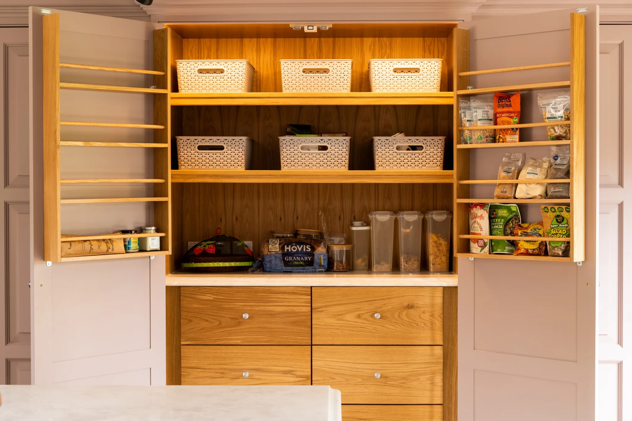 traditional-raised-and-fielded-panel-shaker-handmade-bespoke-kitchen-handmade-kitchen-company (33)