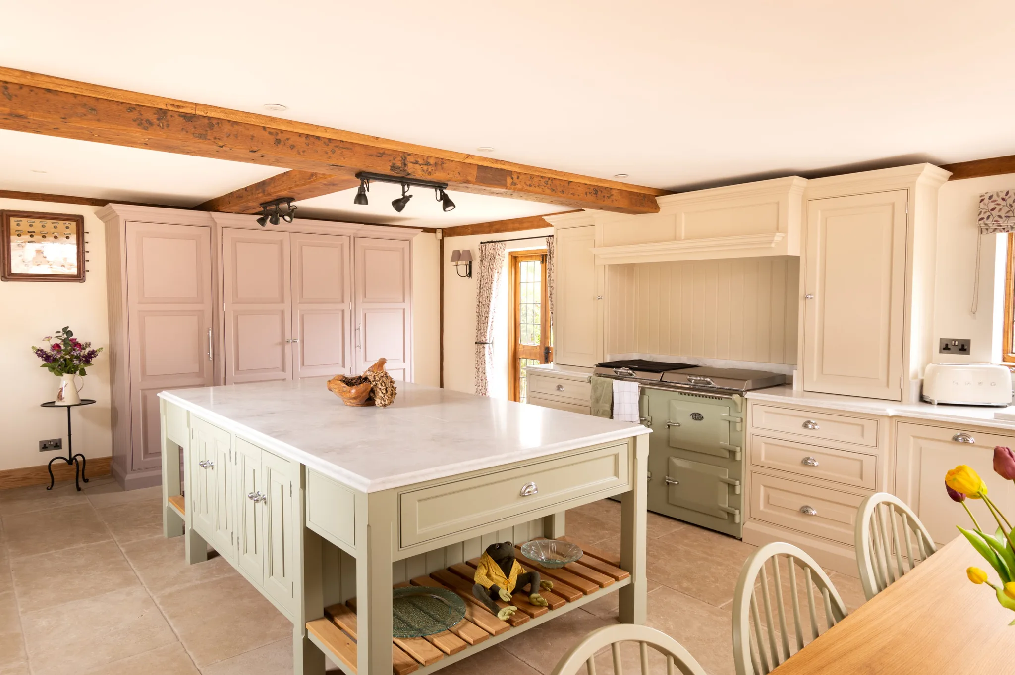 traditional-raised-and-fielded-panel-shaker-handmade-bespoke-kitchen-handmade-kitchen-company (5)