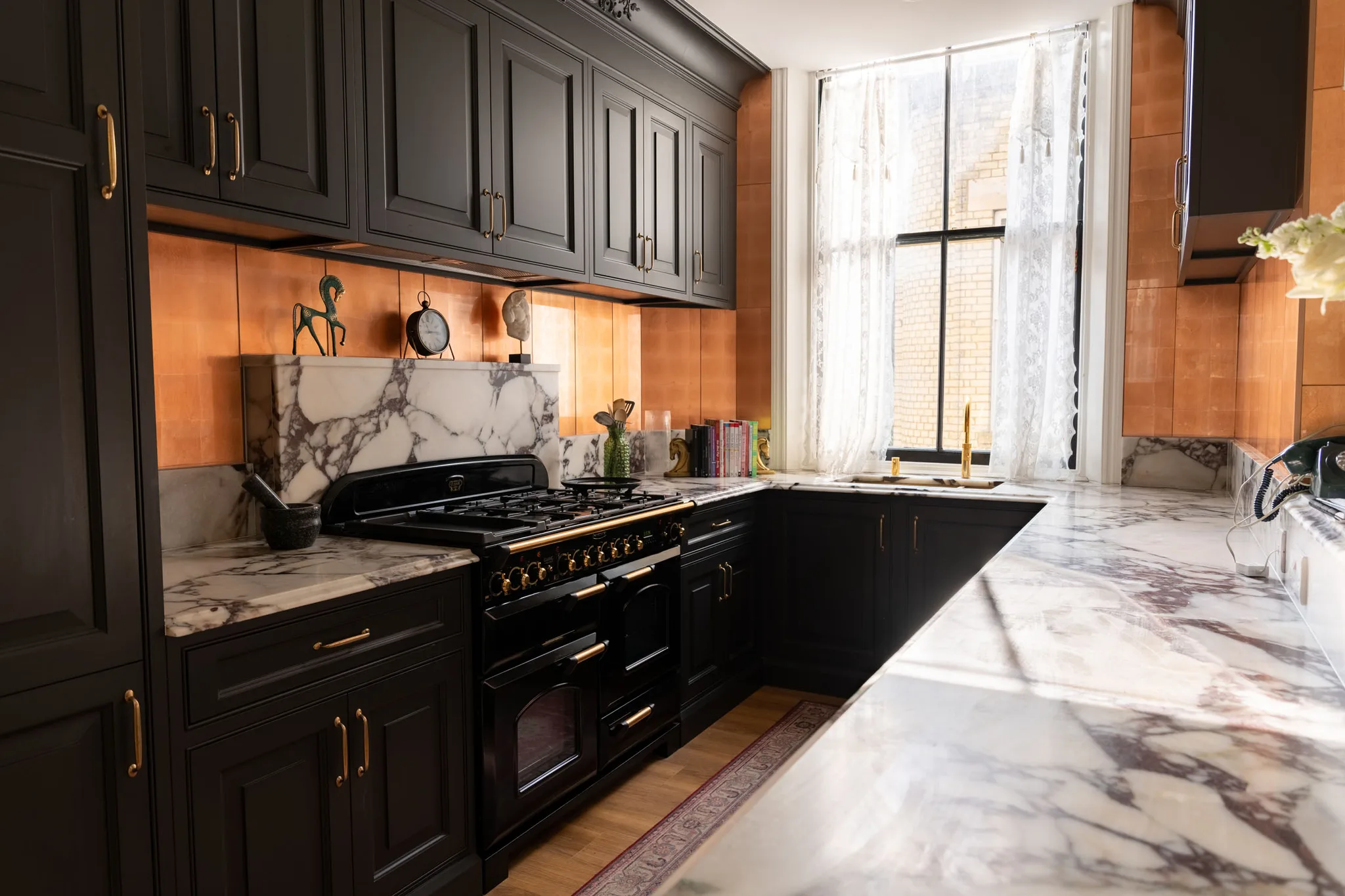 traditional-raised-shaker-kitchen-kensington-handmade-kitchen-company (1)
