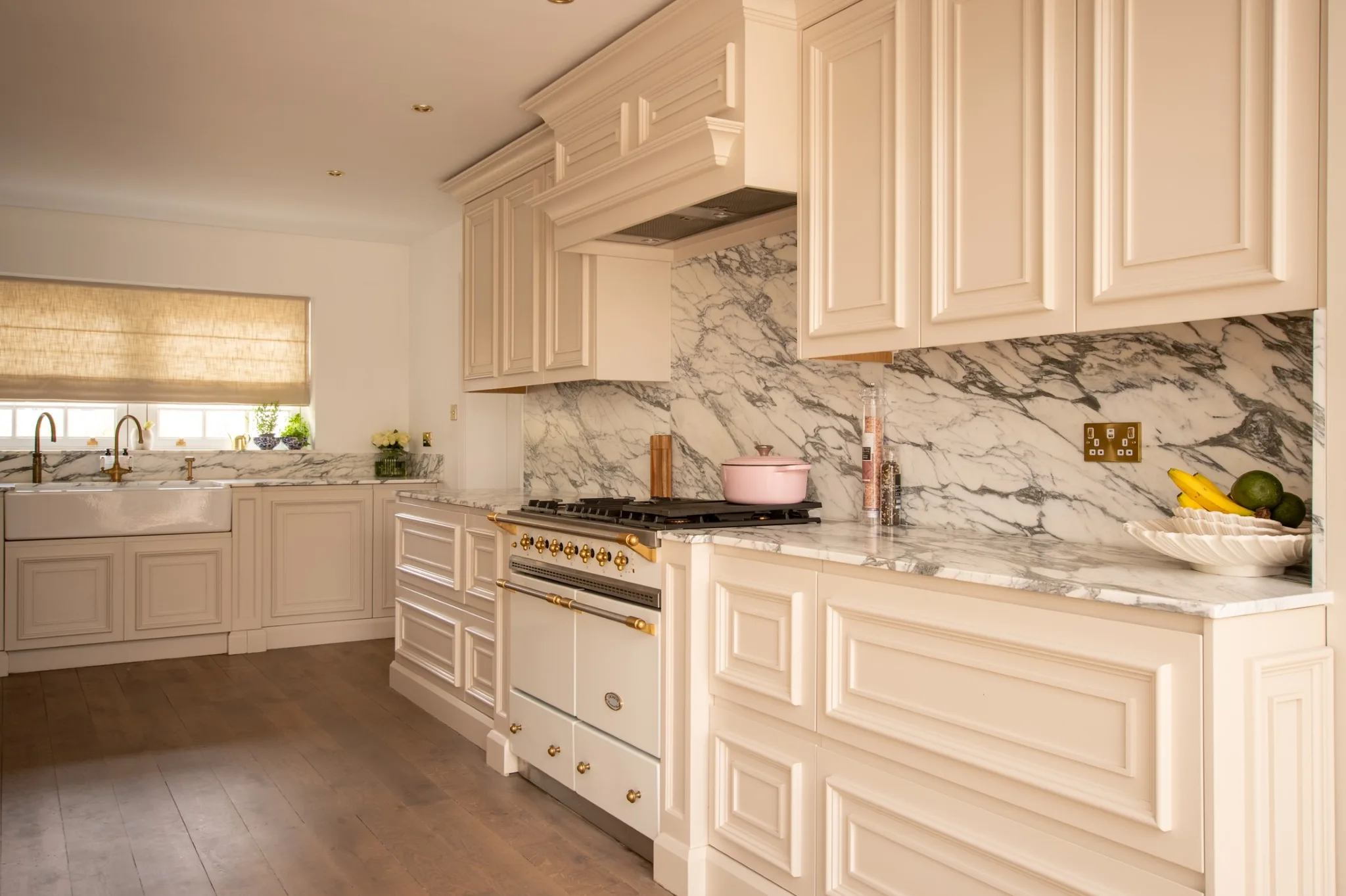 traditional-shaker-handleless-design-handmade-kitchen-co-claire-chanelle (14)