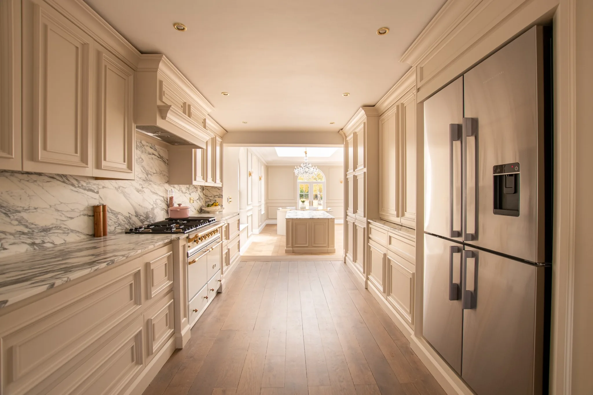 traditional-shaker-handleless-design-handmade-kitchen-co-claire-chanelle (15)
