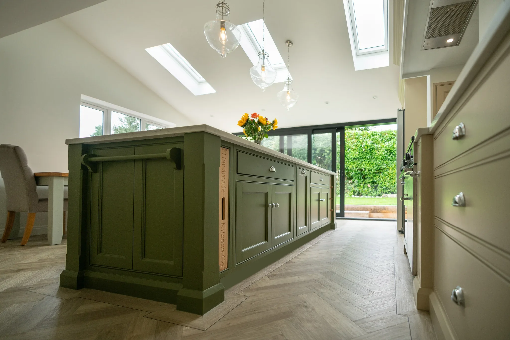 traditional-shaker-kitchen-elsenham-essex-handmade-kitchen-company (1)