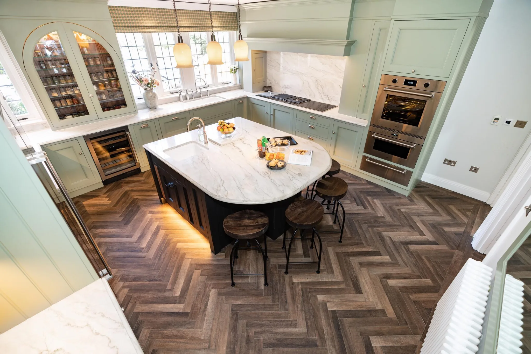 traditional-shaker-kitchen-woldingham-surrey-handmade-kitchen-co-essex (1)